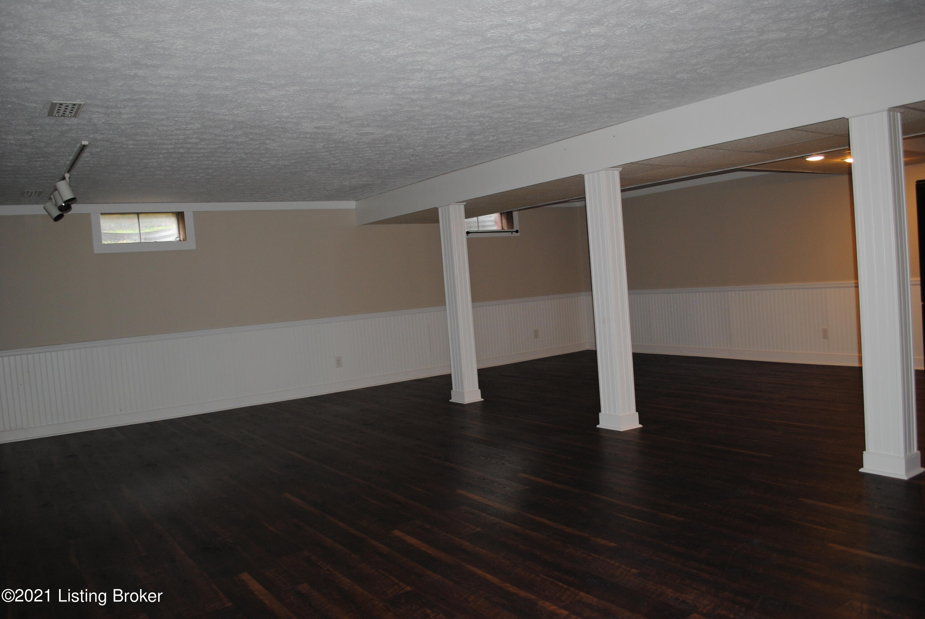 504 Falkirk Ct