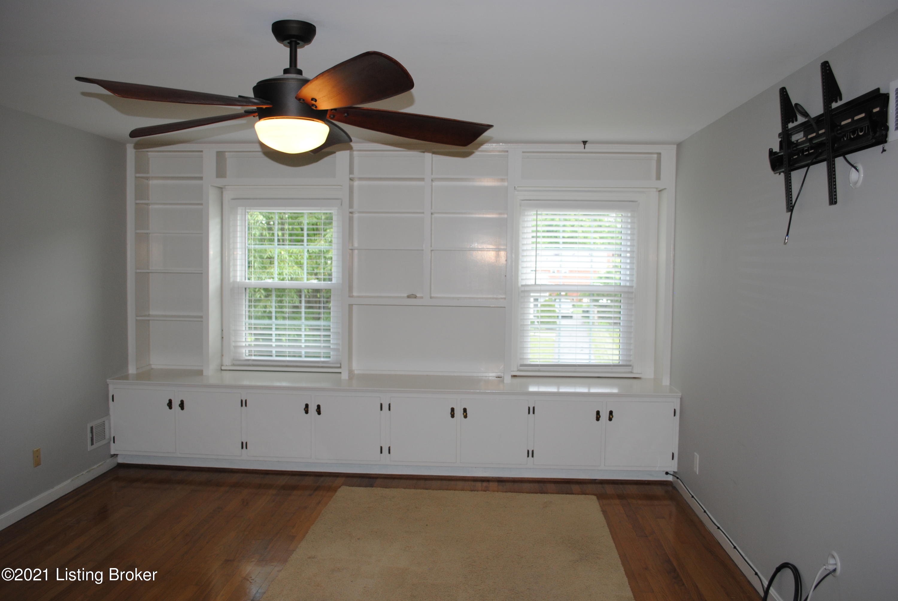 504 Falkirk Ct