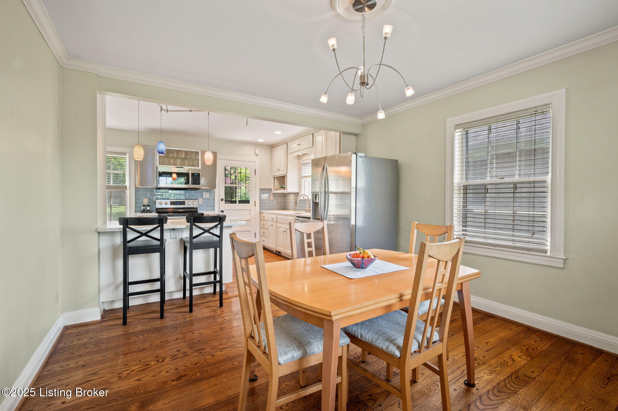 2424 Ashwood Dr
