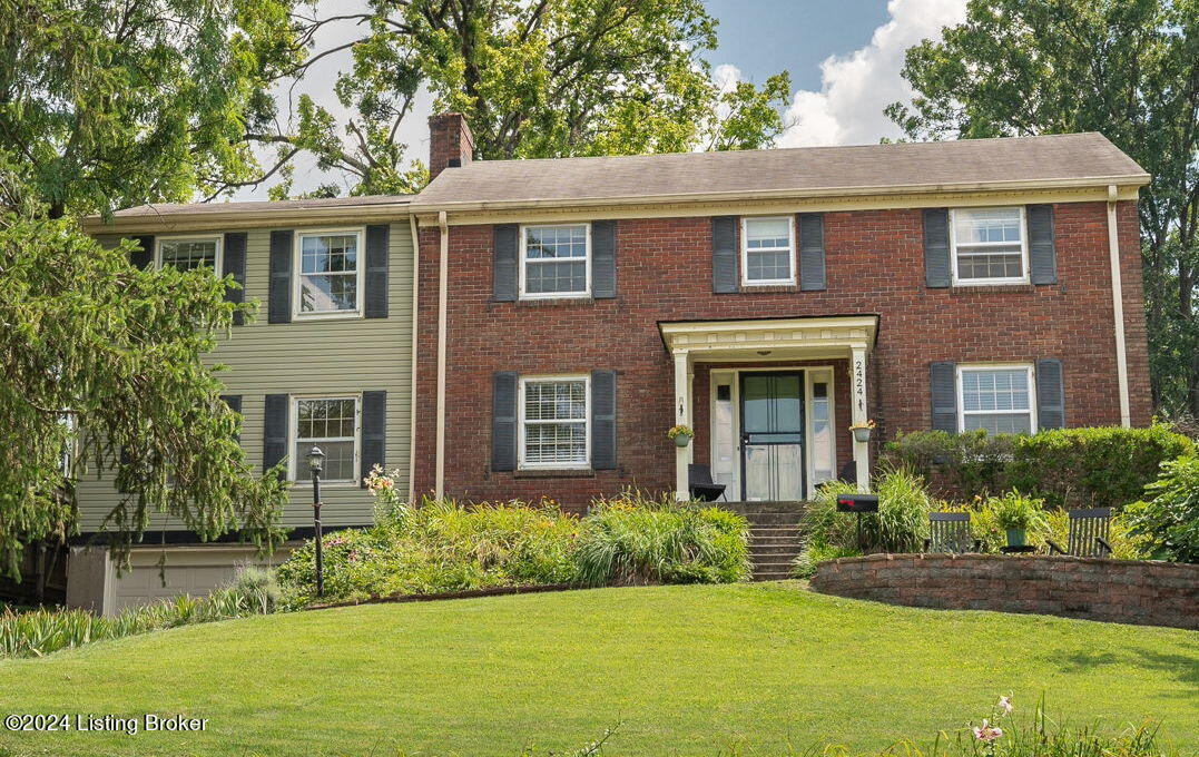2424 Ashwood Dr