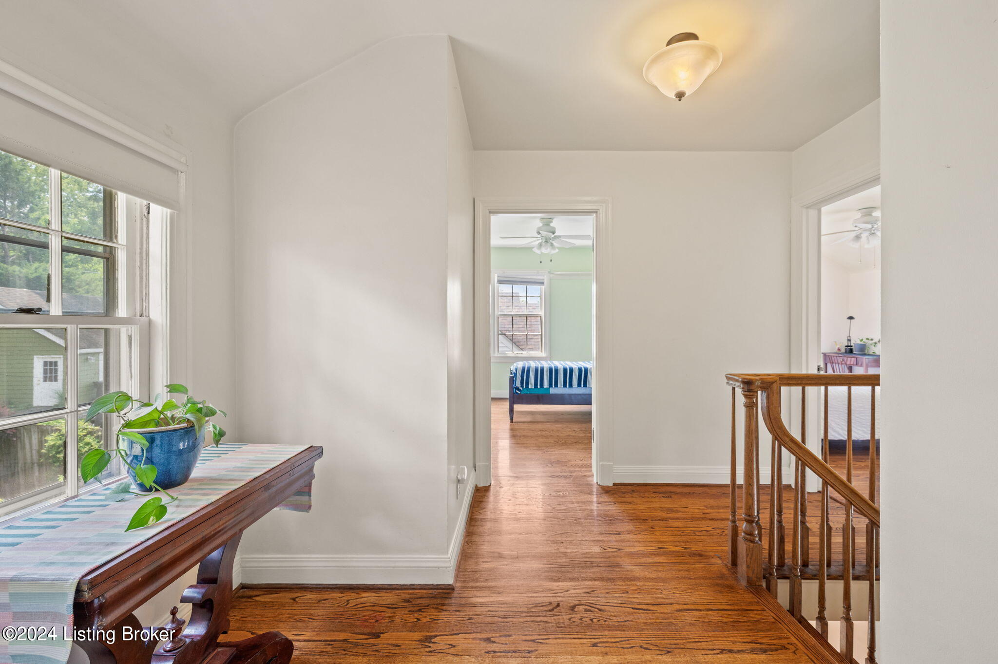 2424 Ashwood Dr