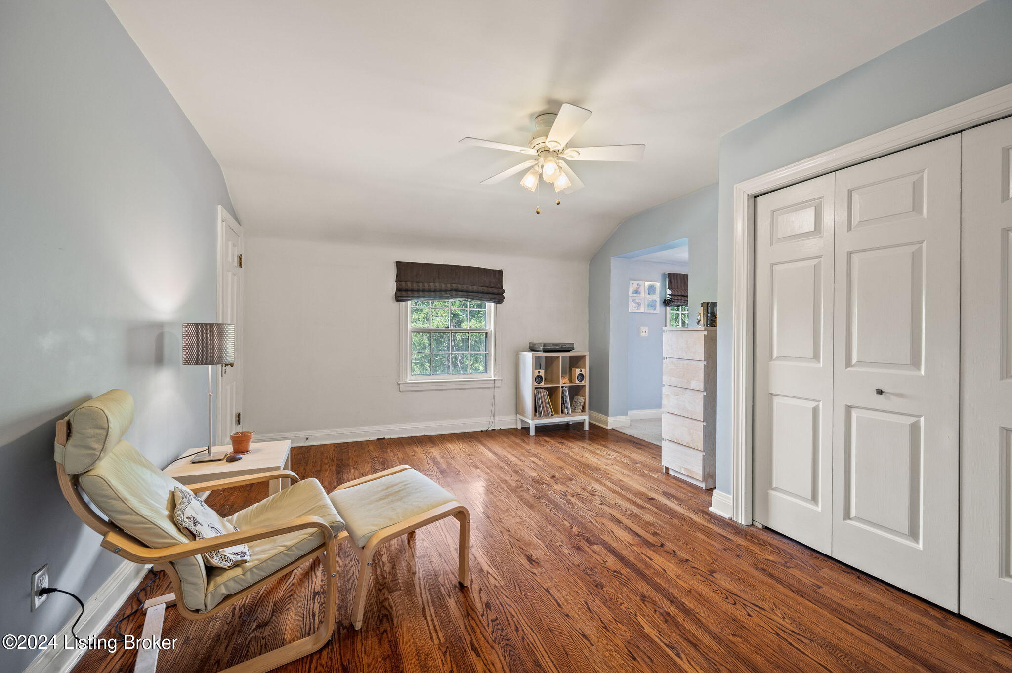 2424 Ashwood Dr