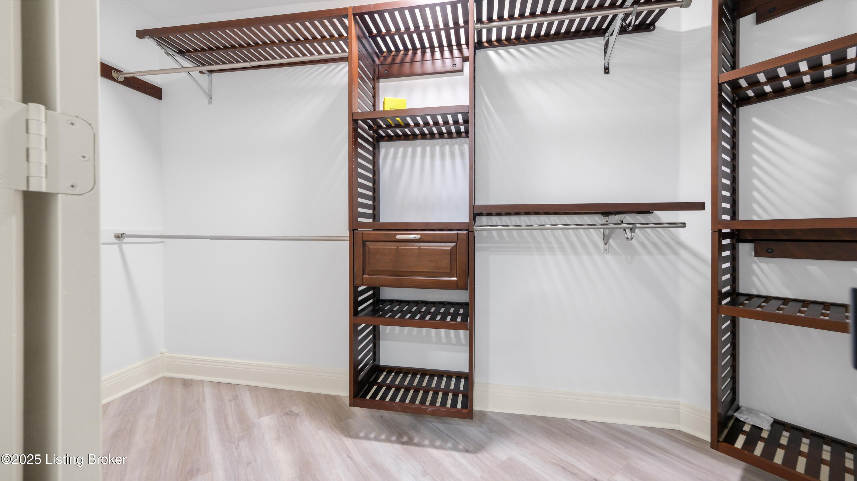 509 Edgeforest Pl