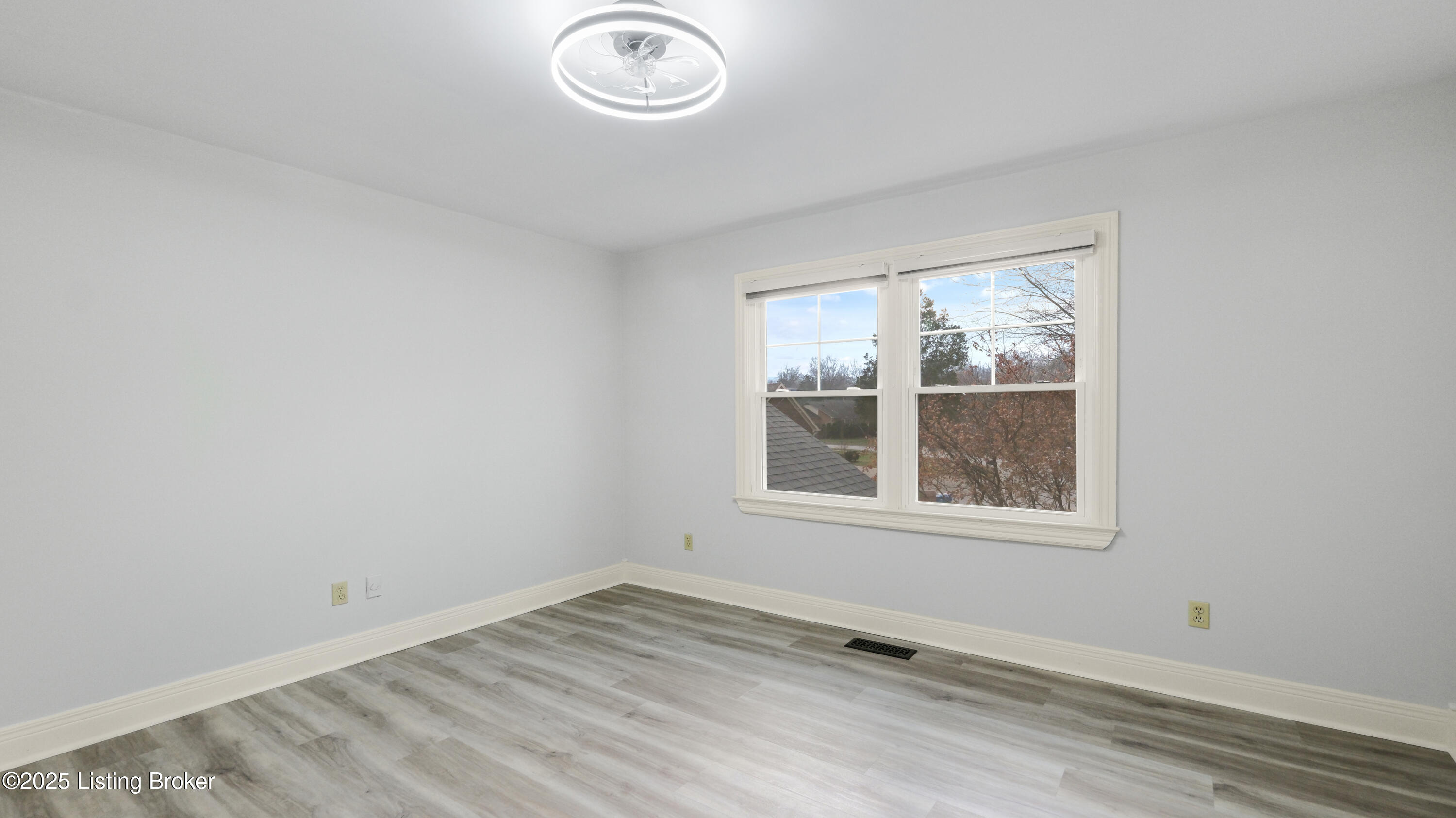 509 Edgeforest Pl