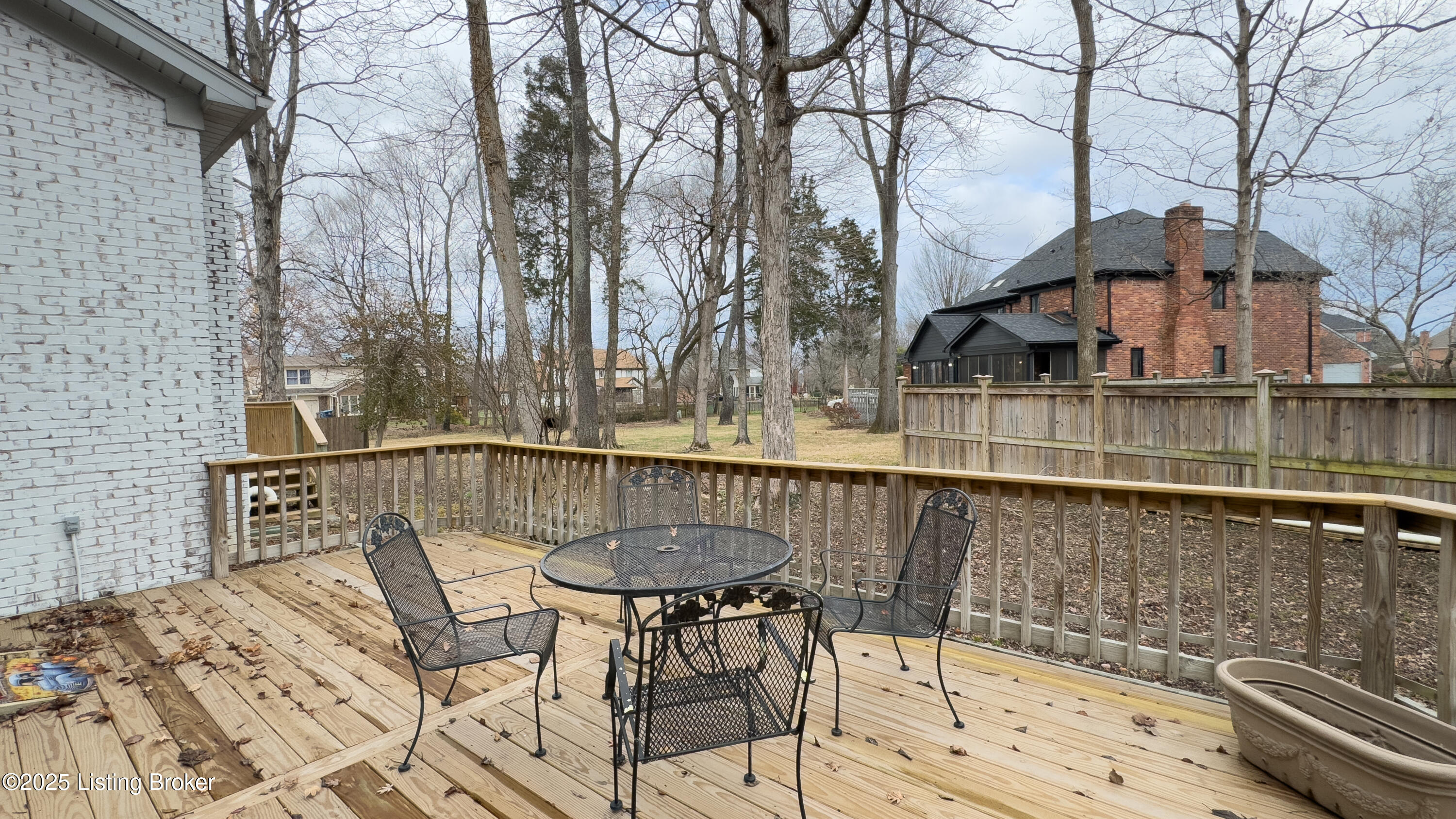 509 Edgeforest Pl