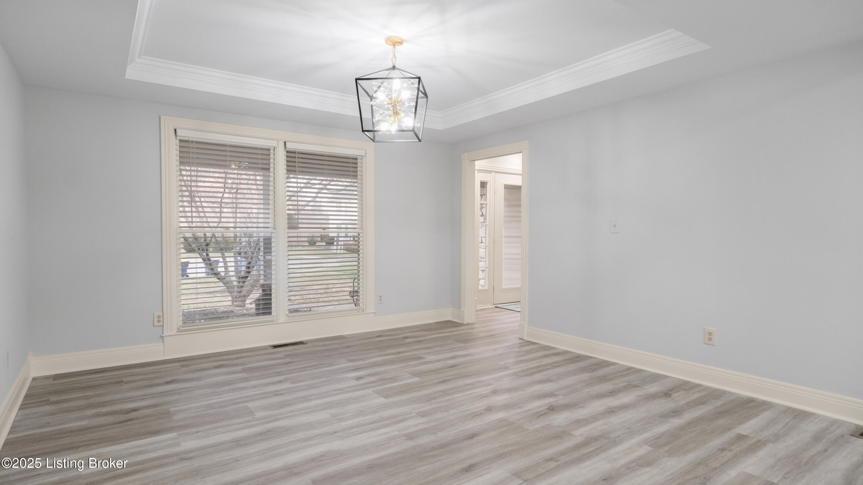 509 Edgeforest Pl