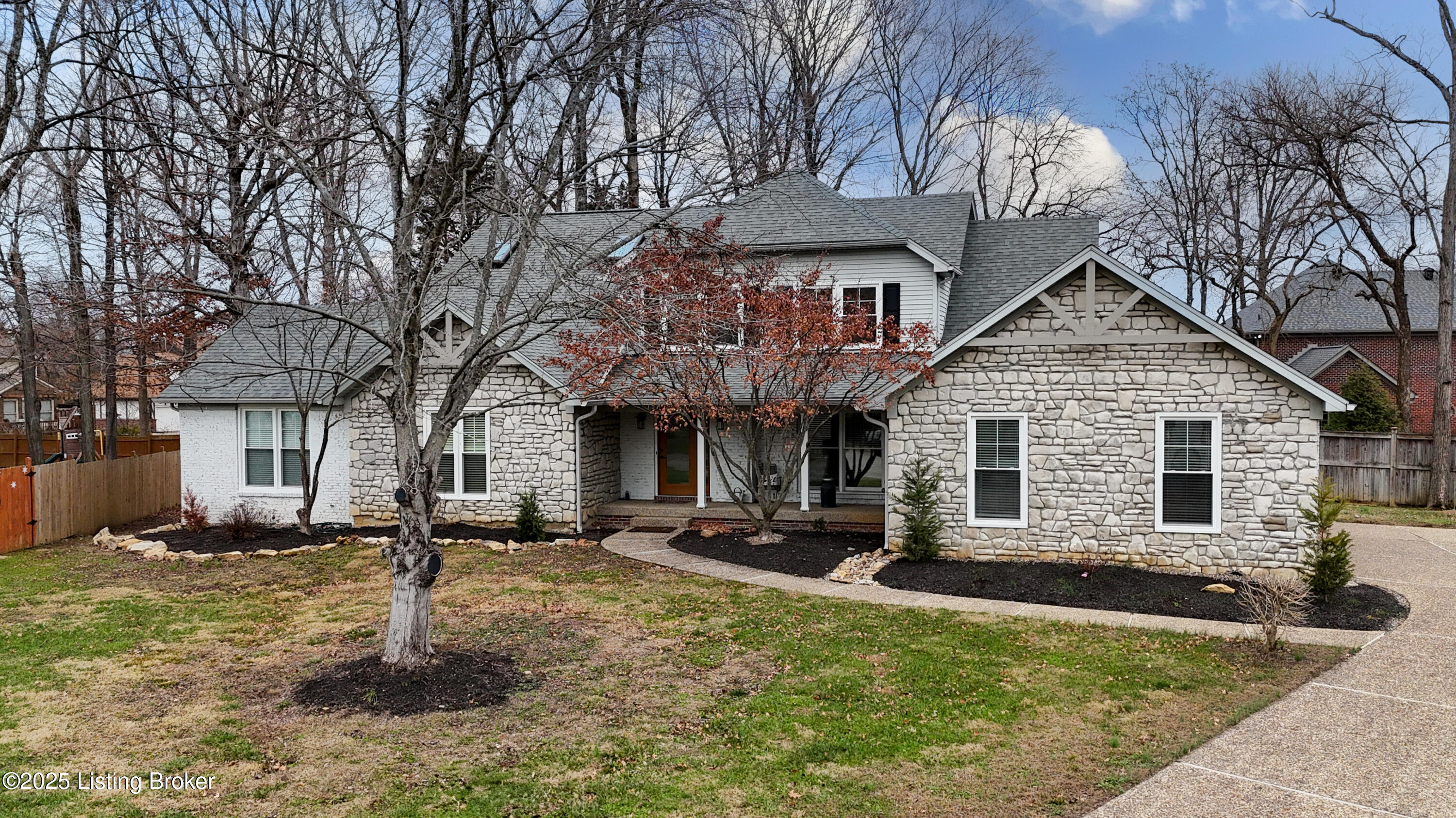 509 Edgeforest Pl