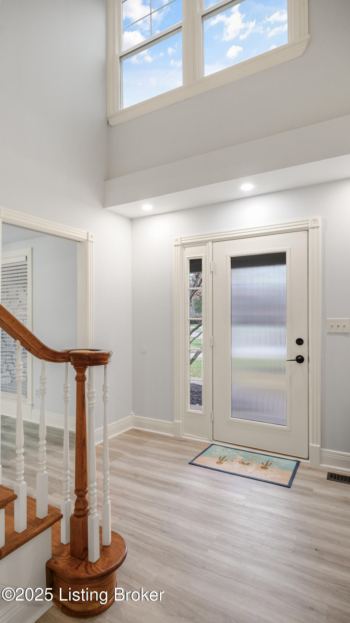 509 Edgeforest Pl
