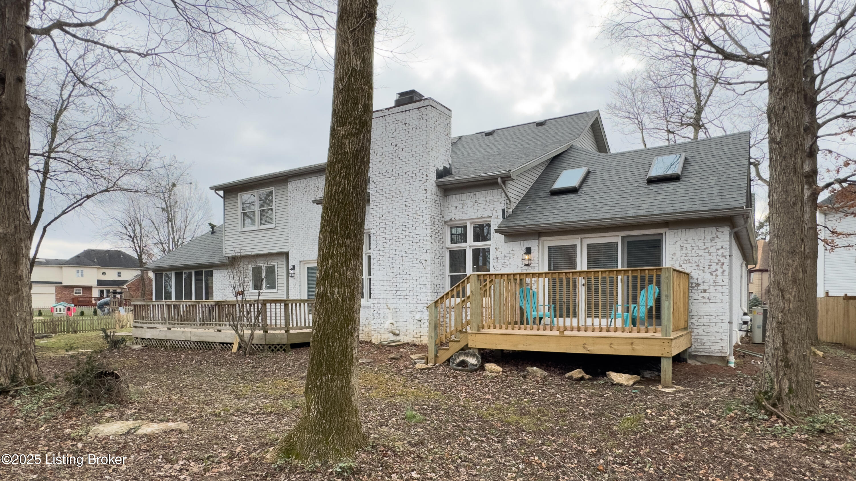 509 Edgeforest Pl