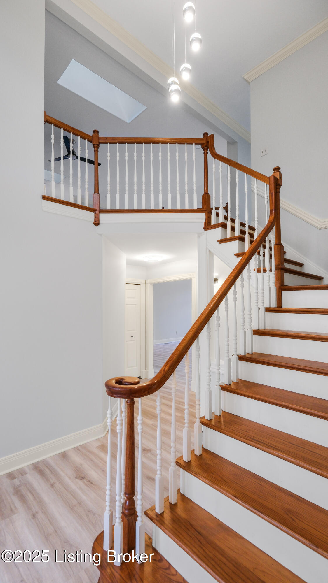 509 Edgeforest Pl