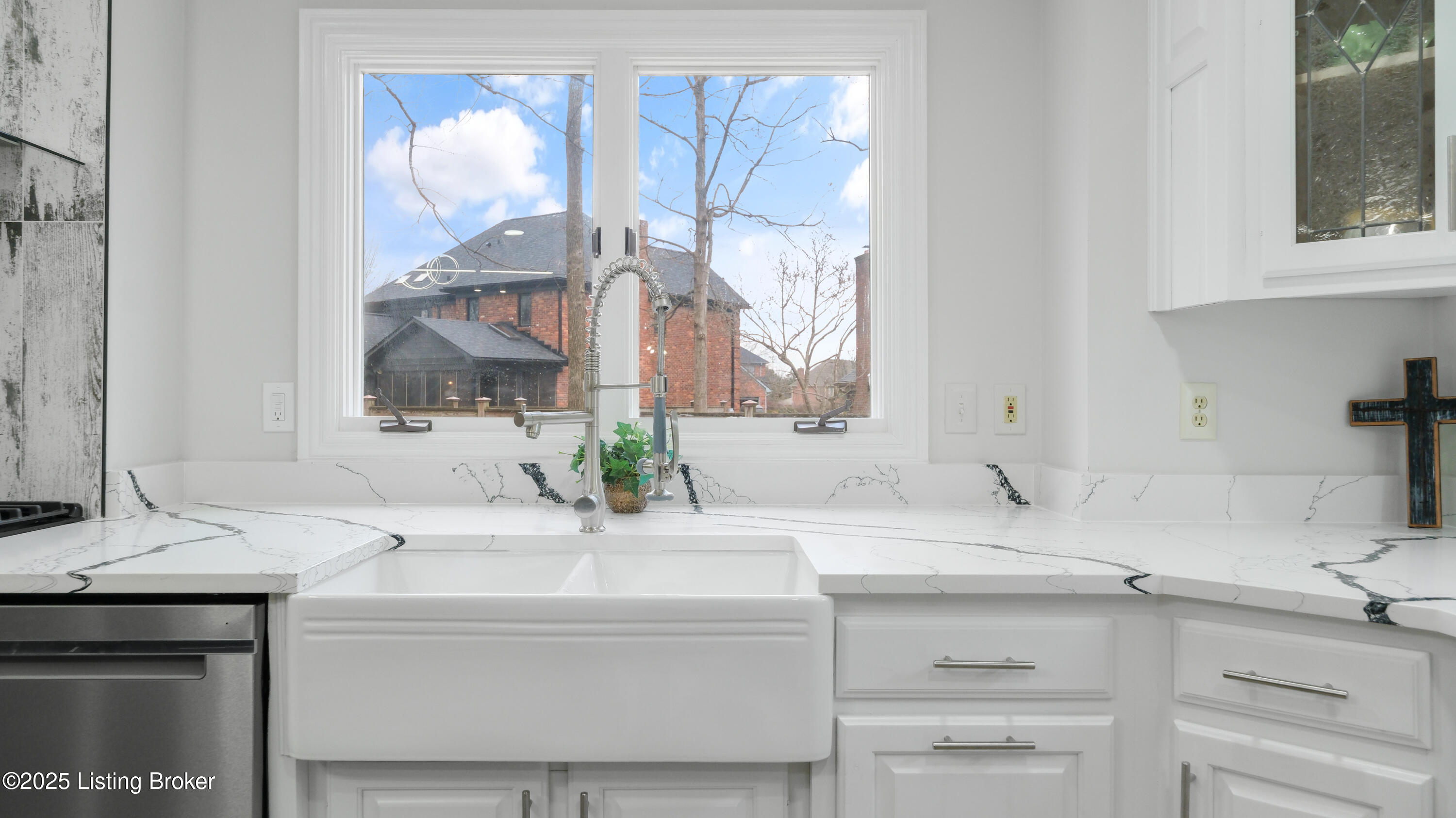 509 Edgeforest Pl