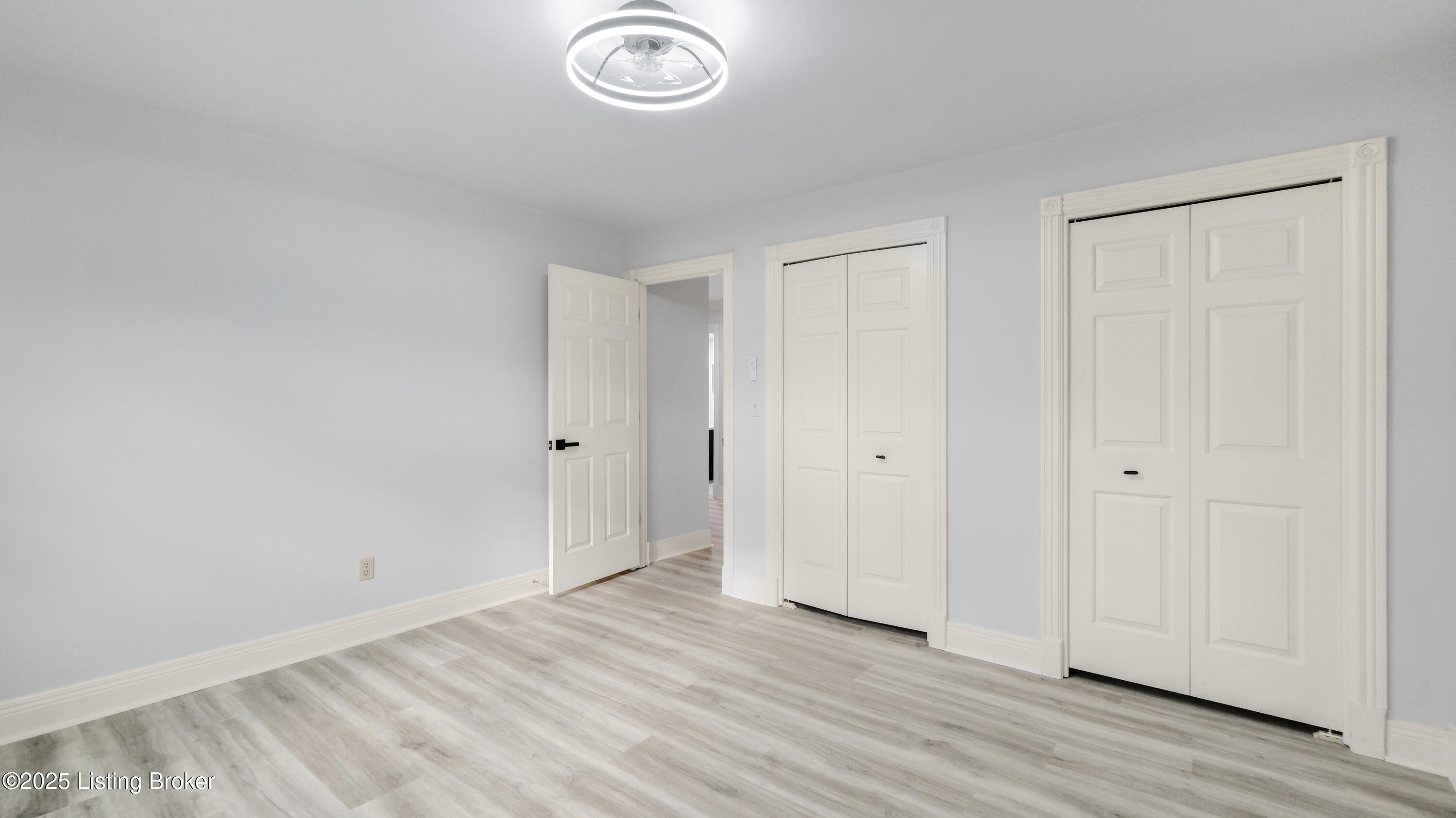 509 Edgeforest Pl