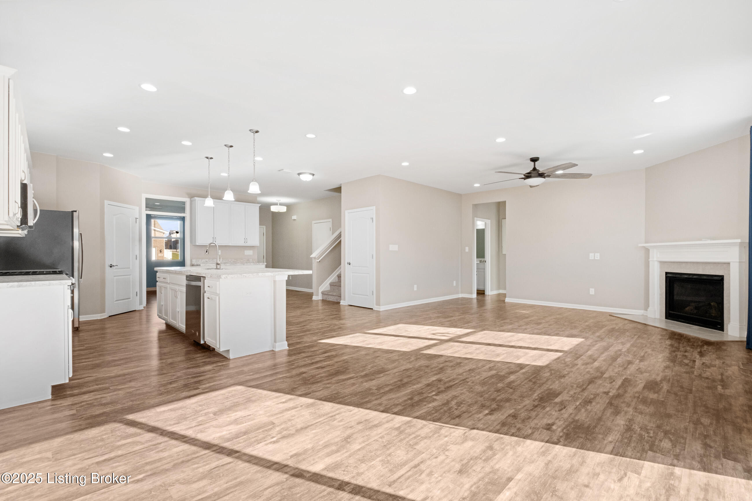 11728 Beacon Ct