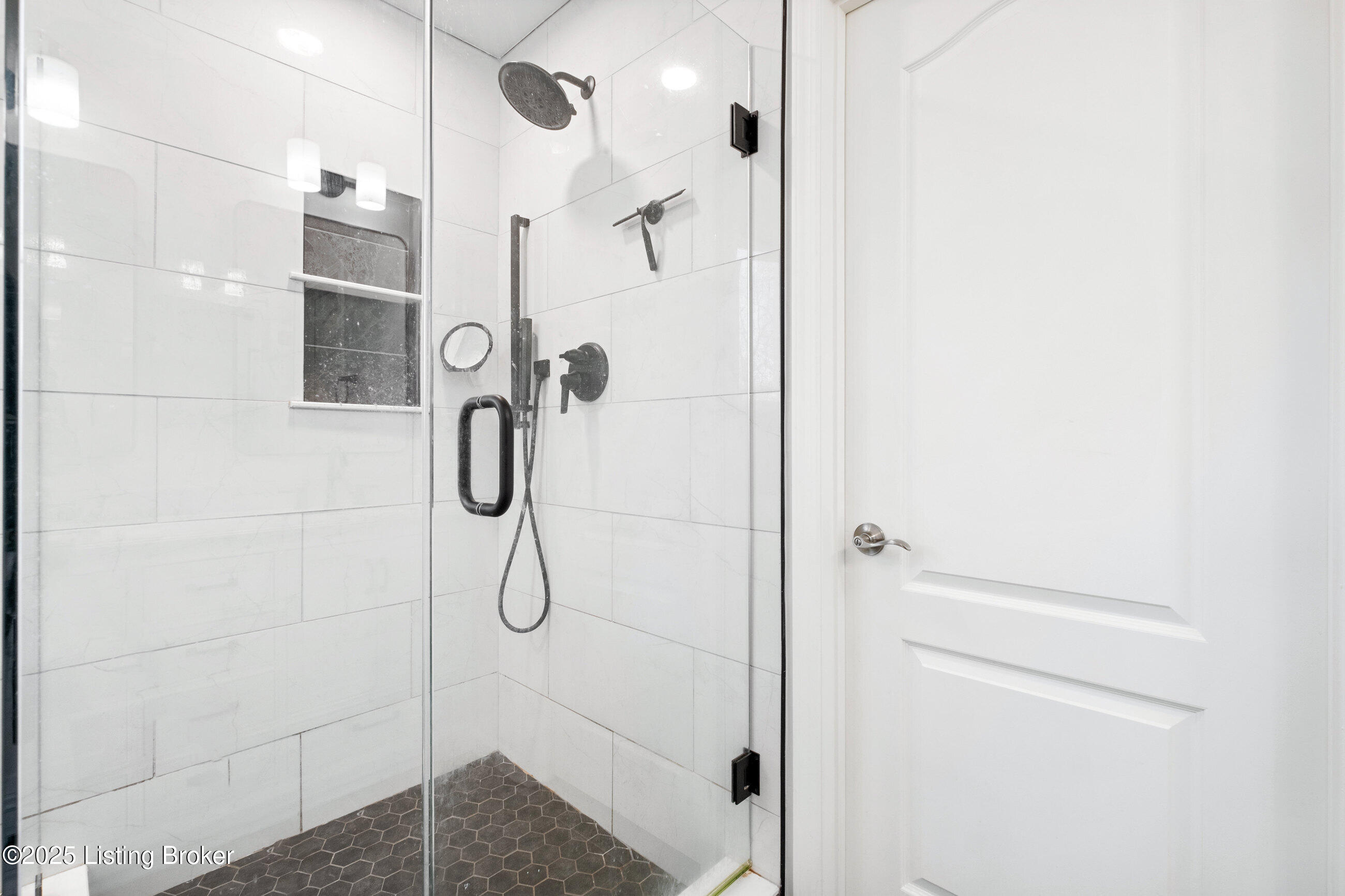 11728 Beacon Ct