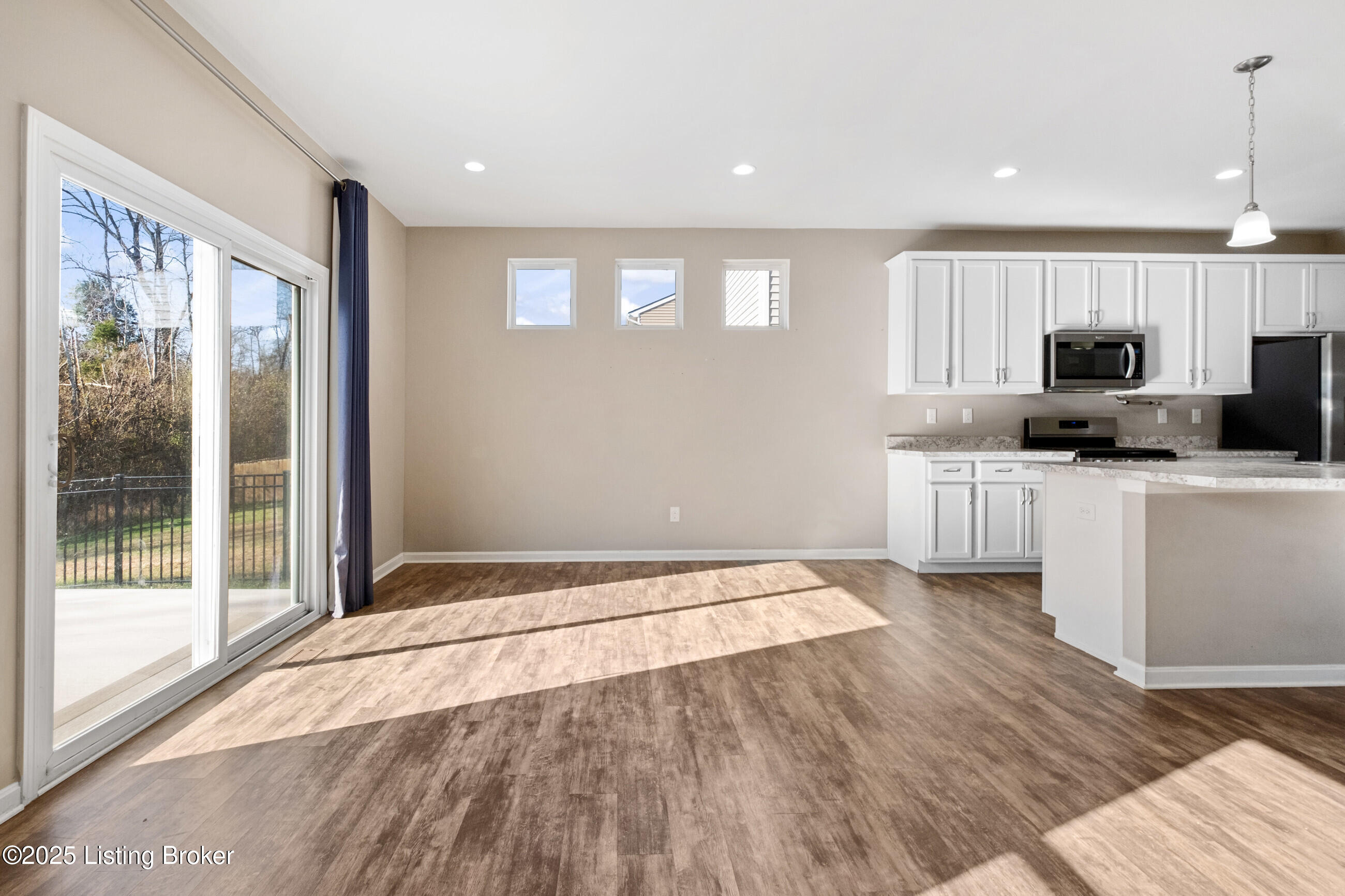 11728 Beacon Ct
