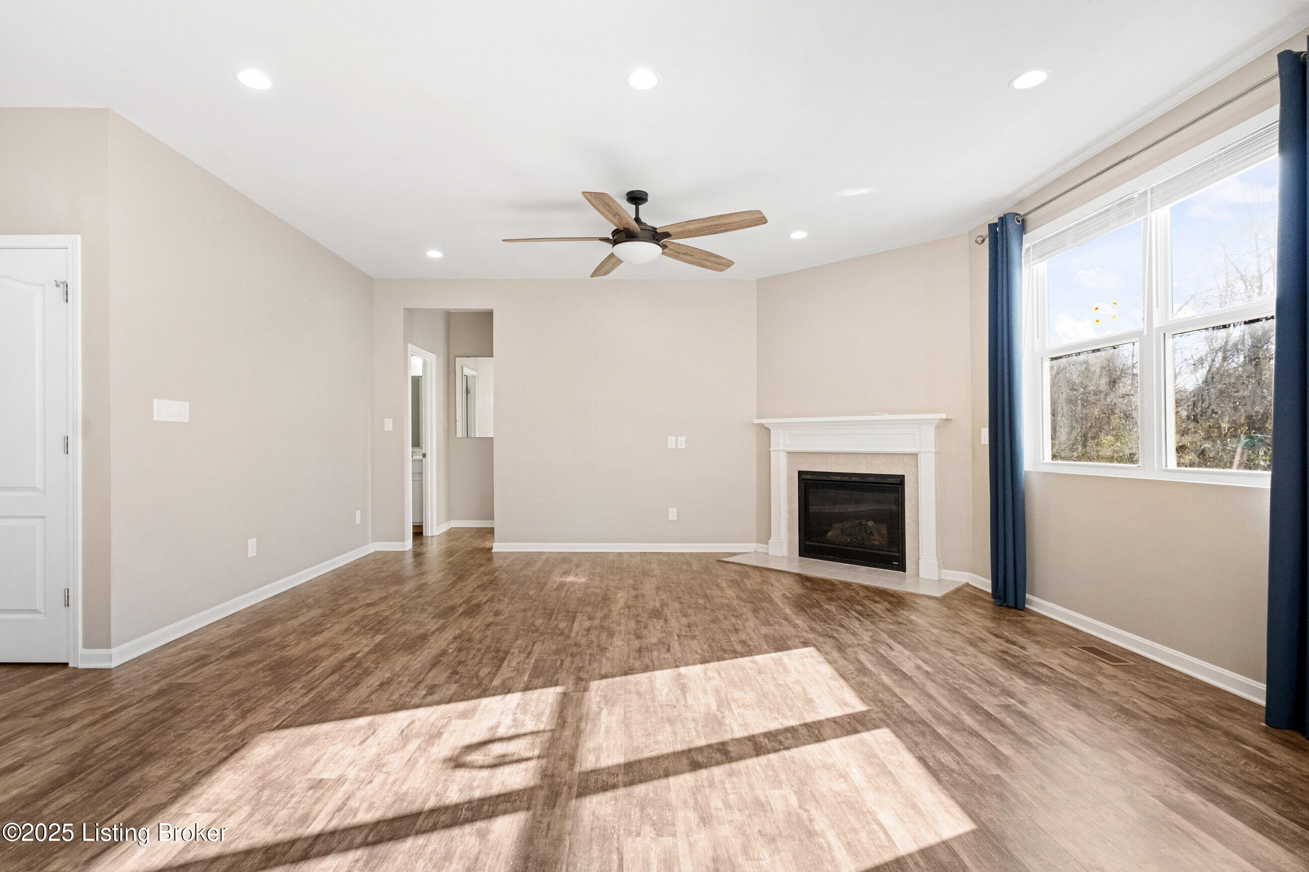 11728 Beacon Ct