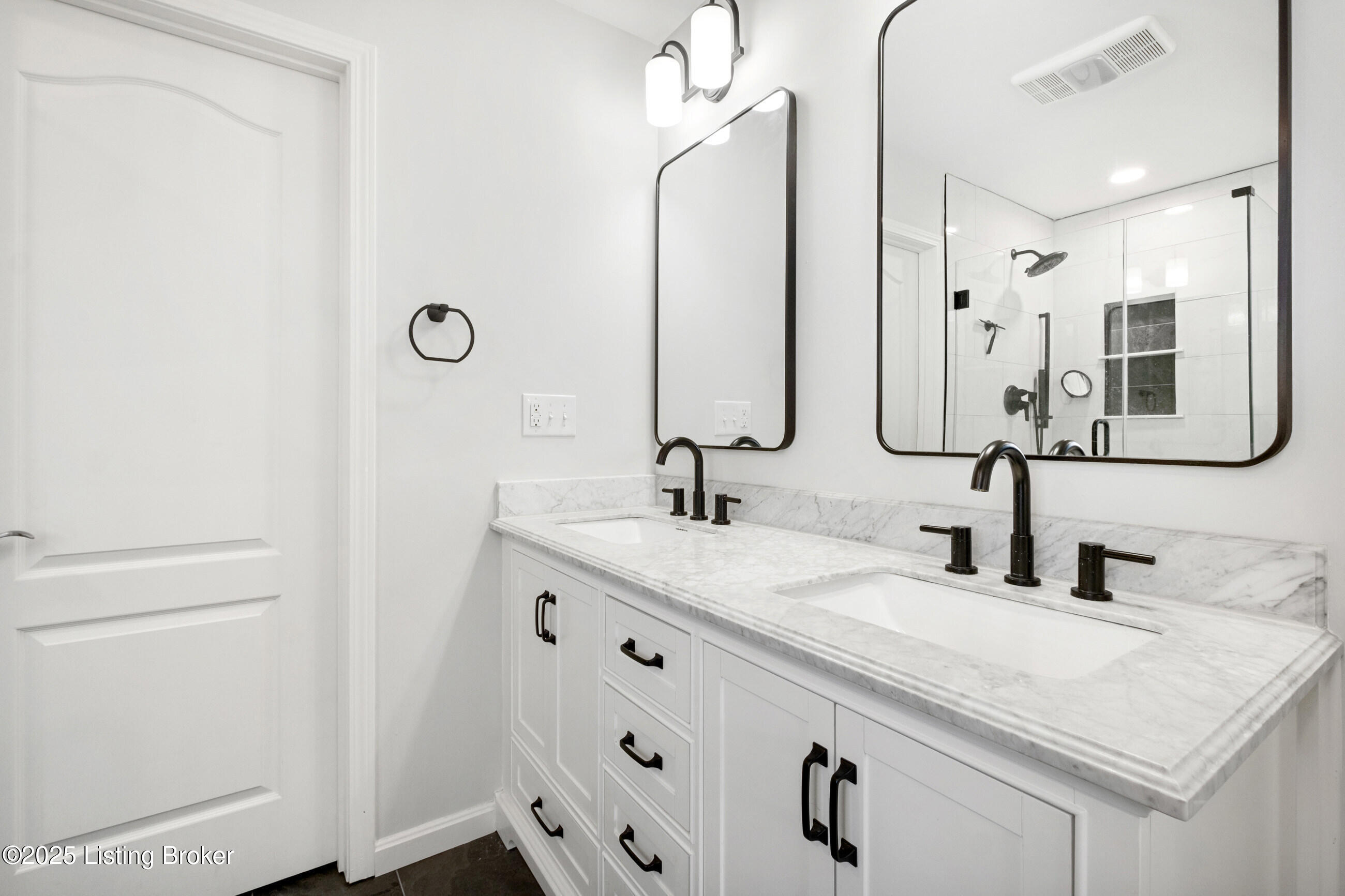 11728 Beacon Ct