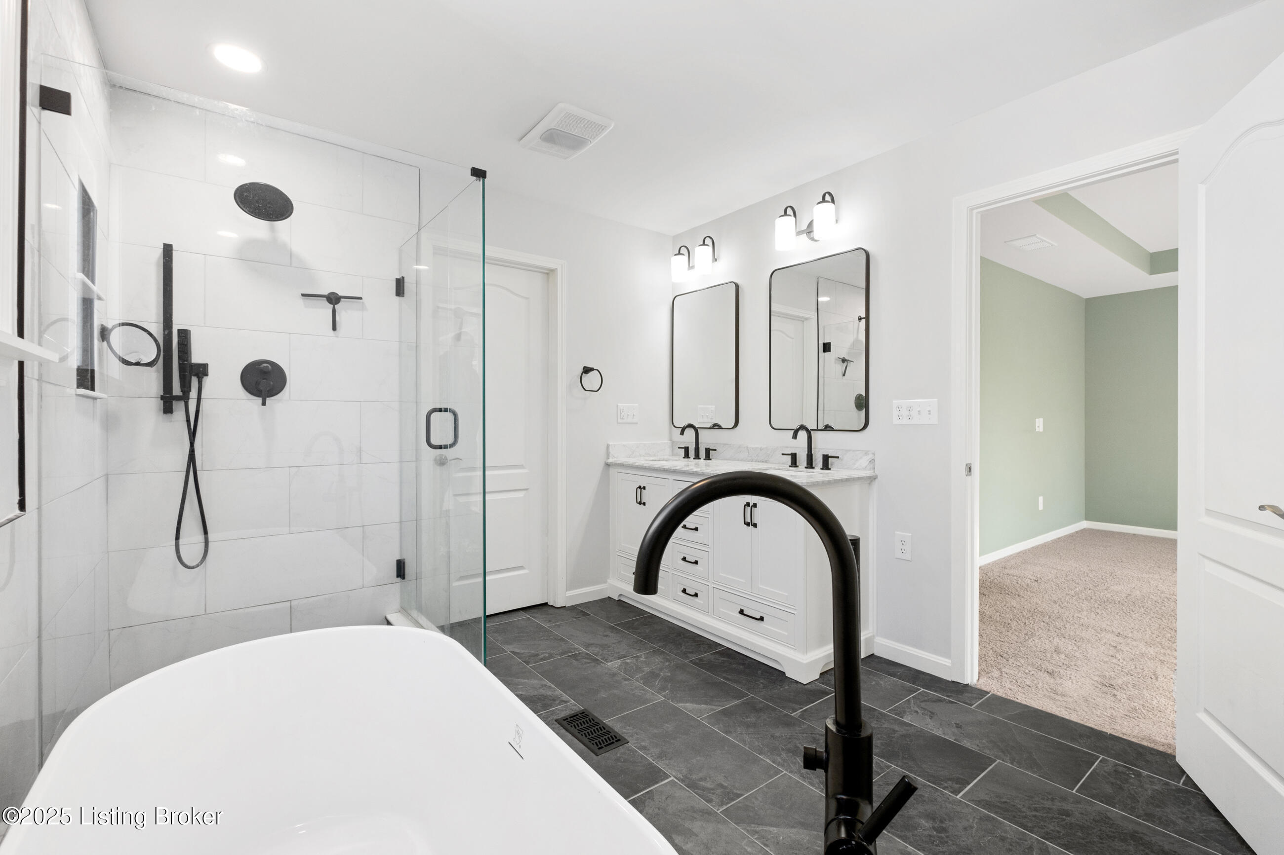 11728 Beacon Ct