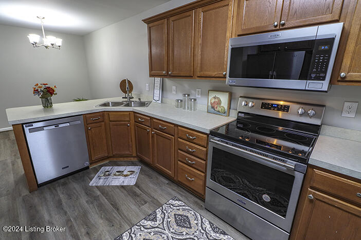 9003 Falcon Crest Ct UNIT 105