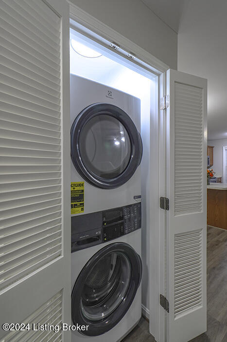9003 Falcon Crest Ct UNIT 105