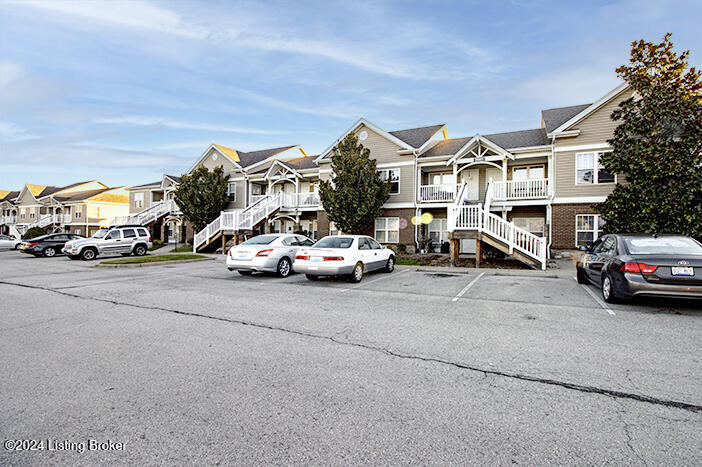 9003 Falcon Crest Ct UNIT 105