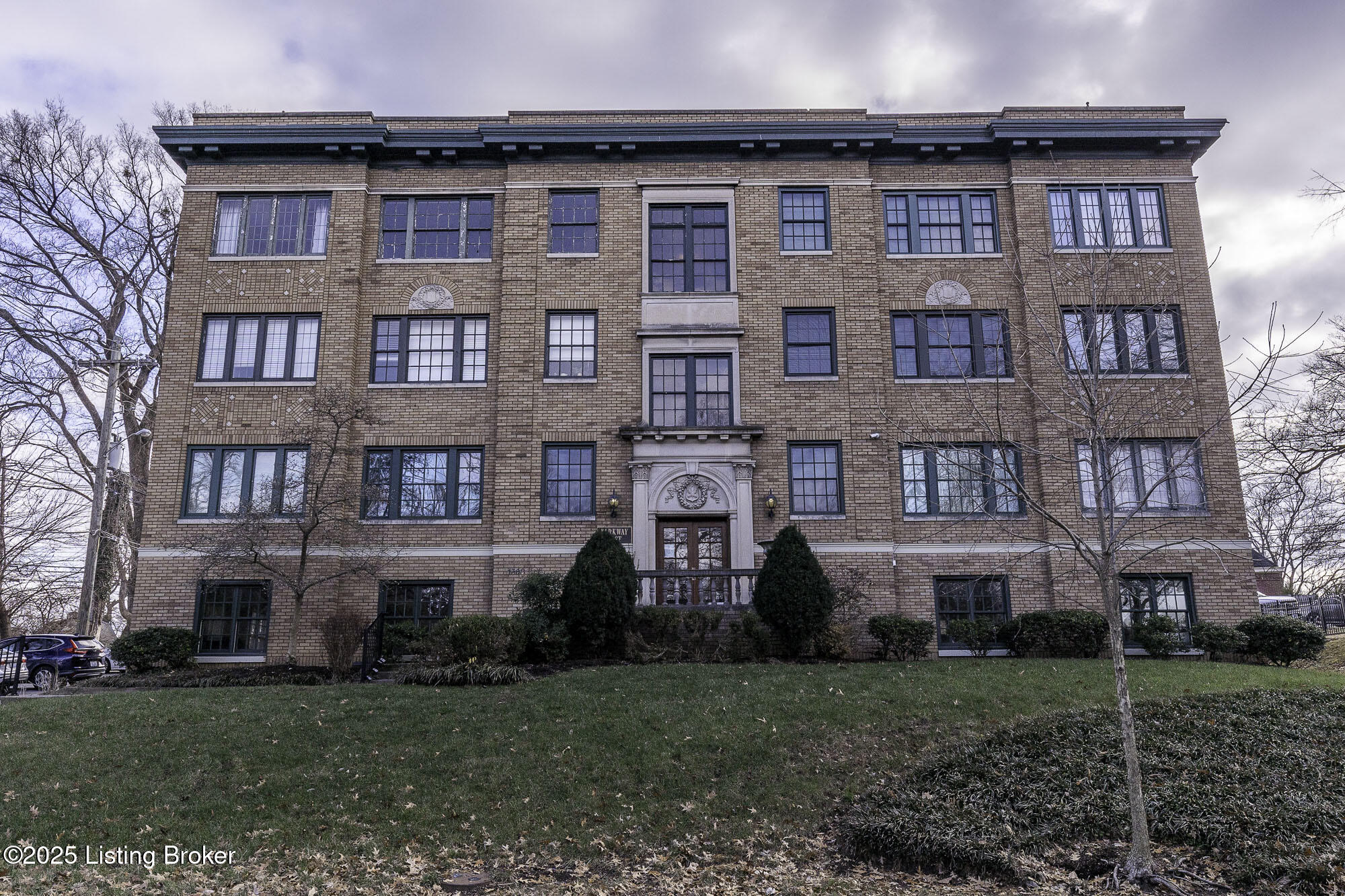 1360 Eastern Pkwy 10