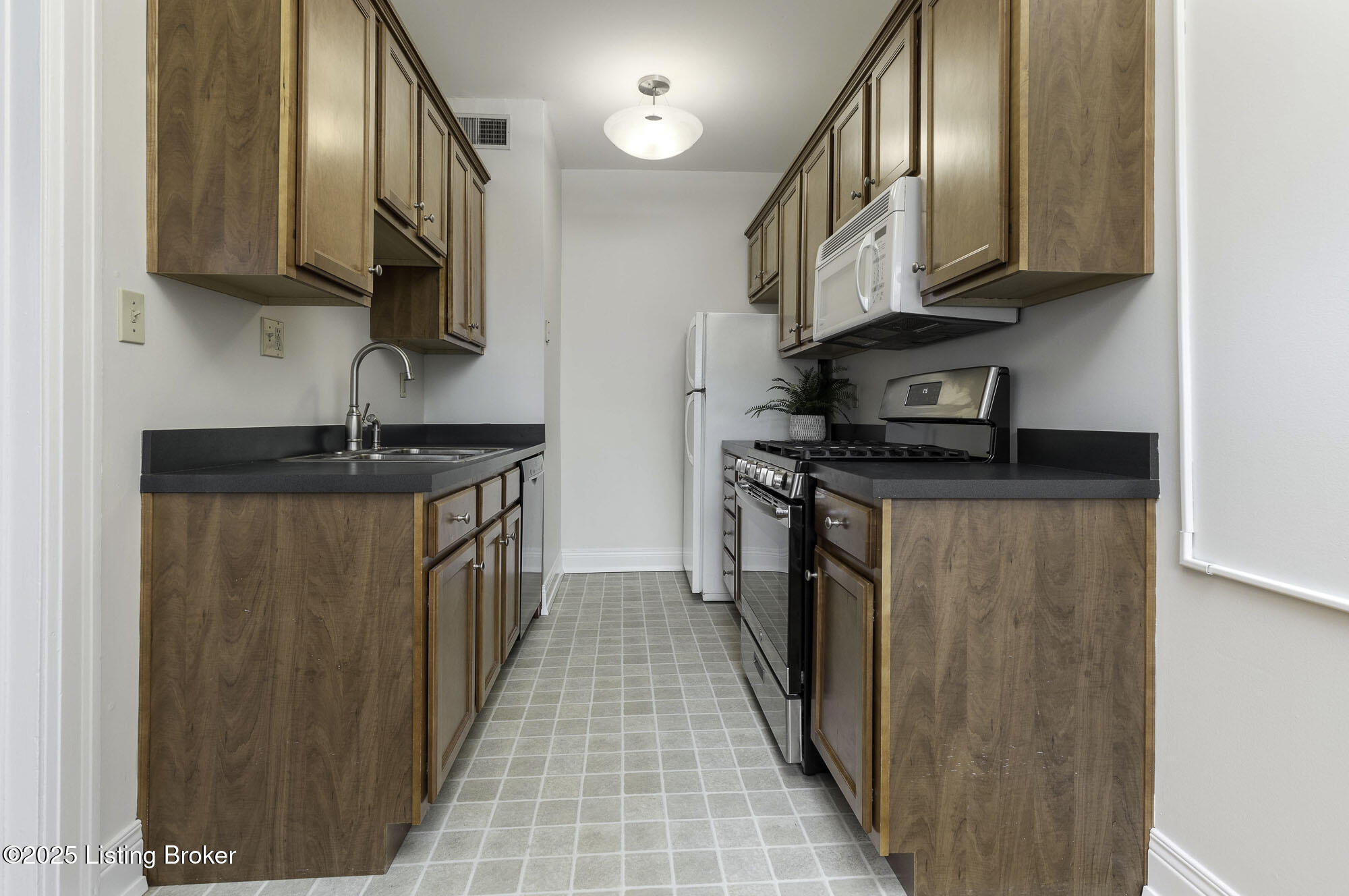 1360 Eastern Pkwy 10
