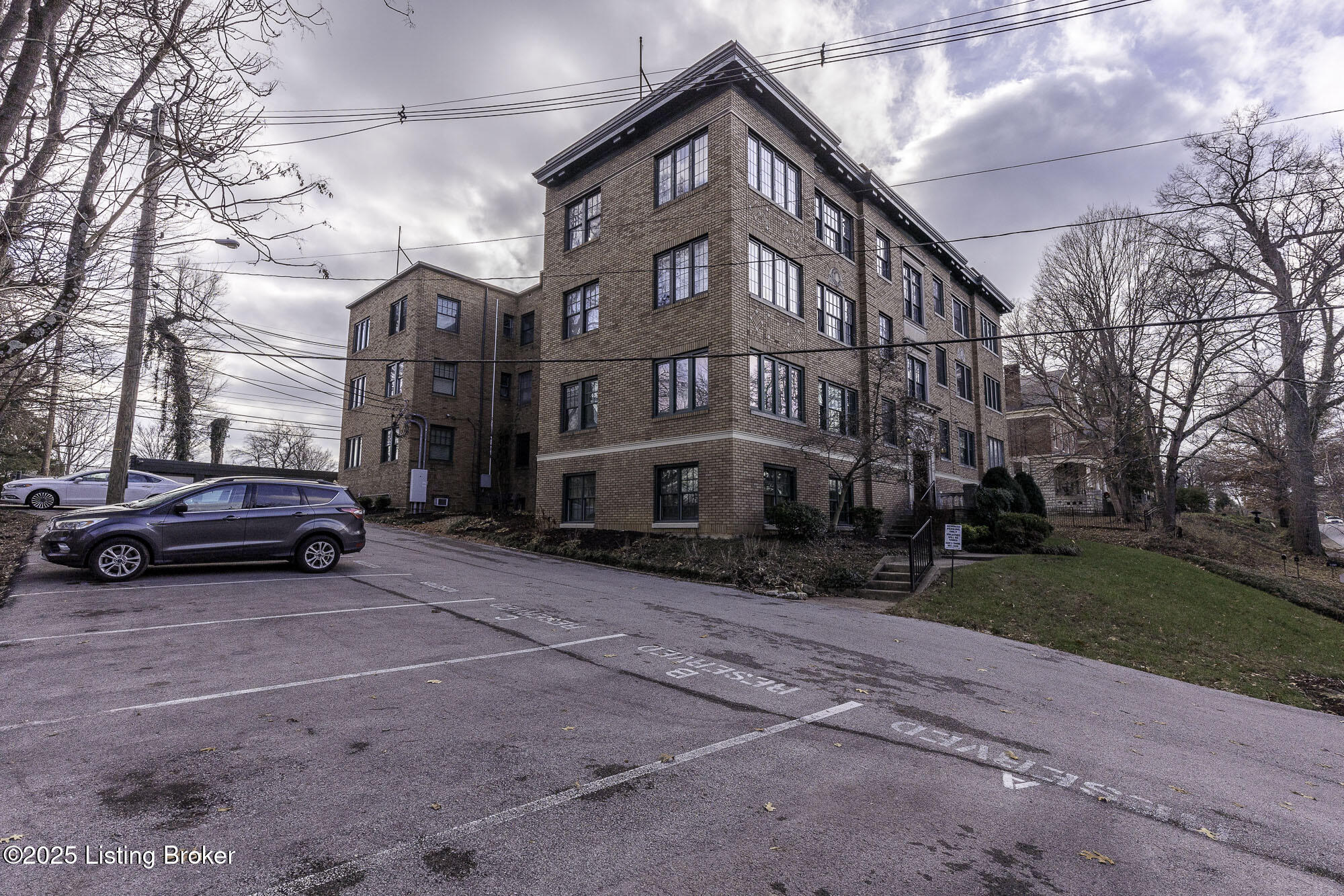 1360 Eastern Pkwy 10
