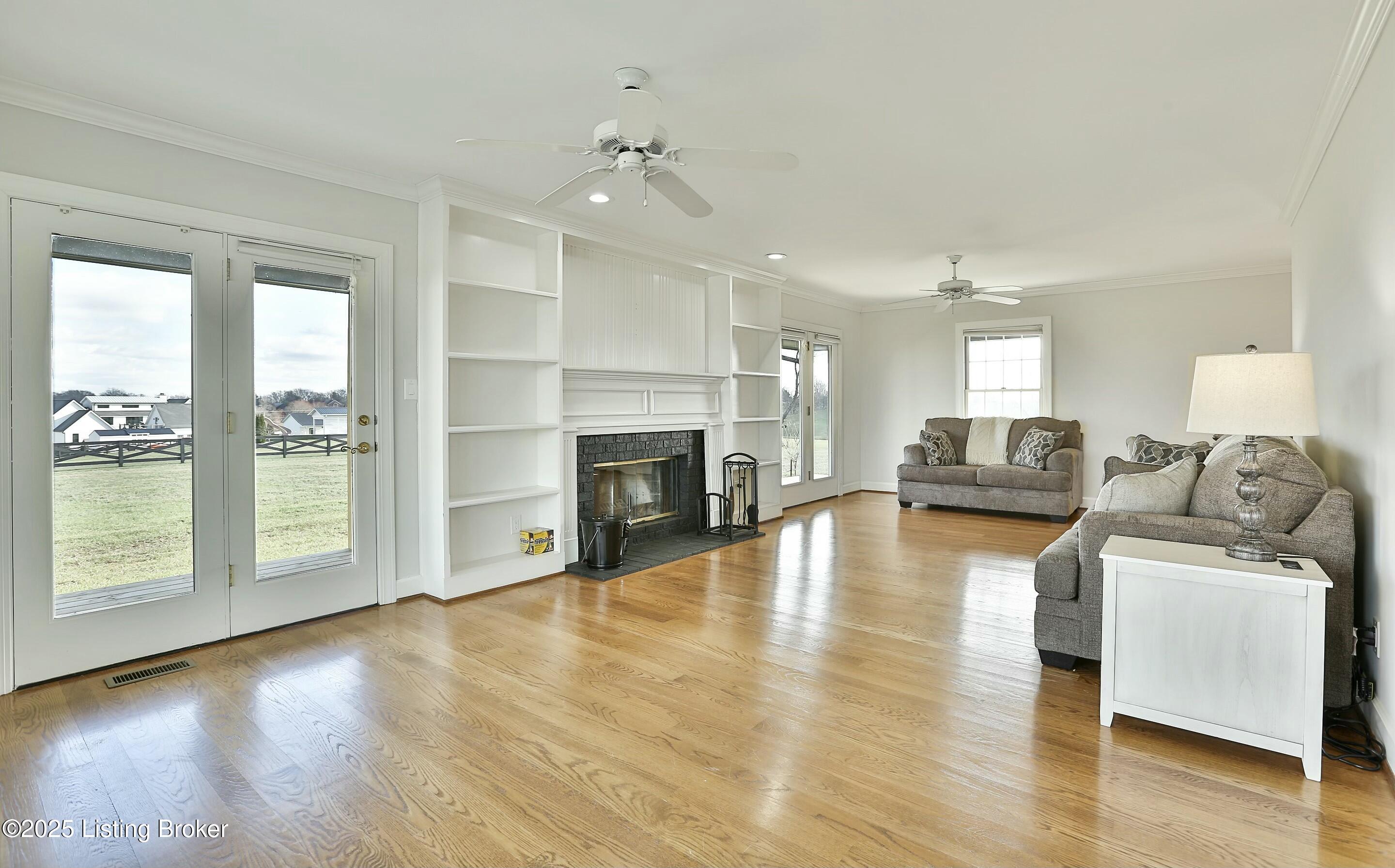 222 Locust Ln