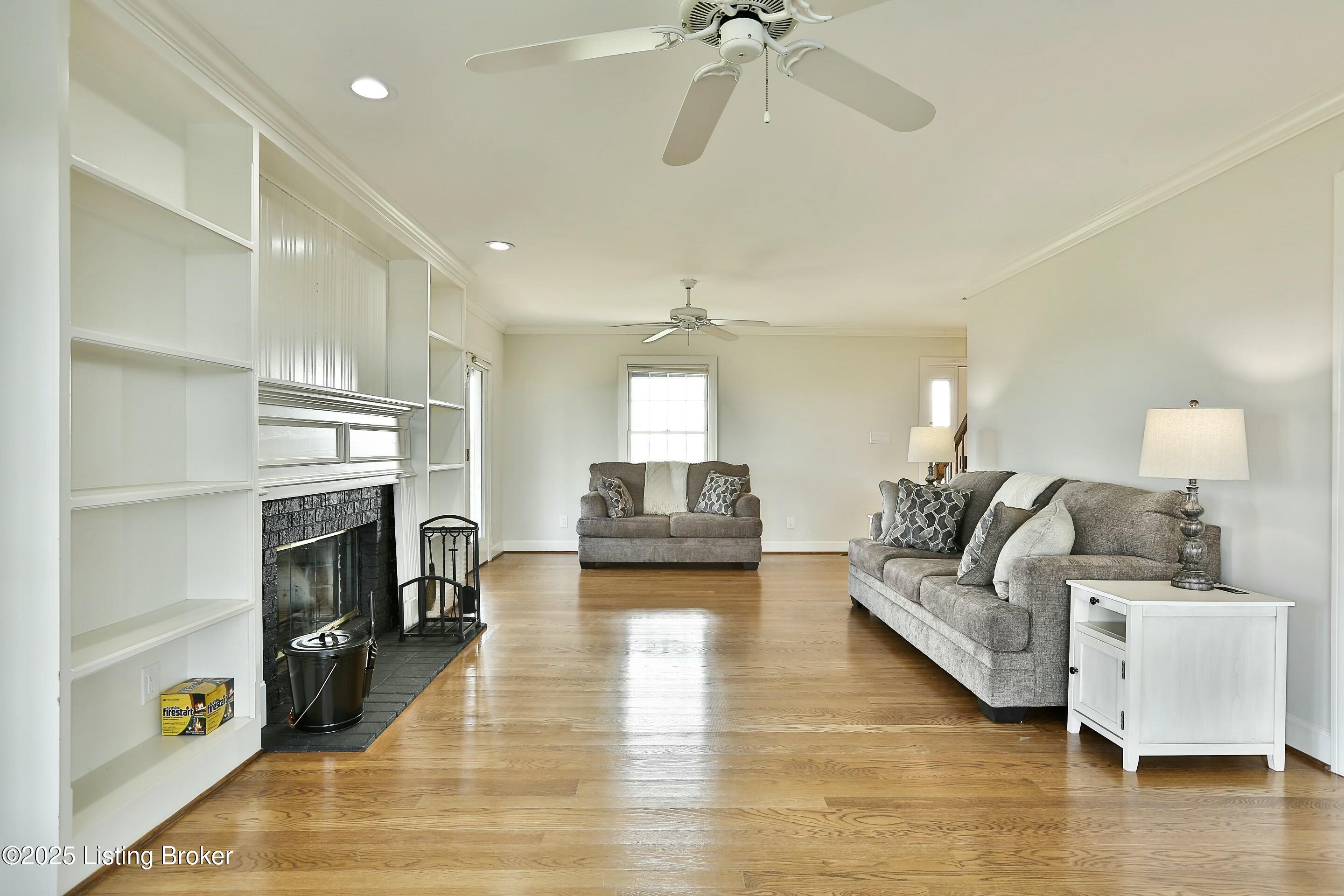 222 Locust Ln