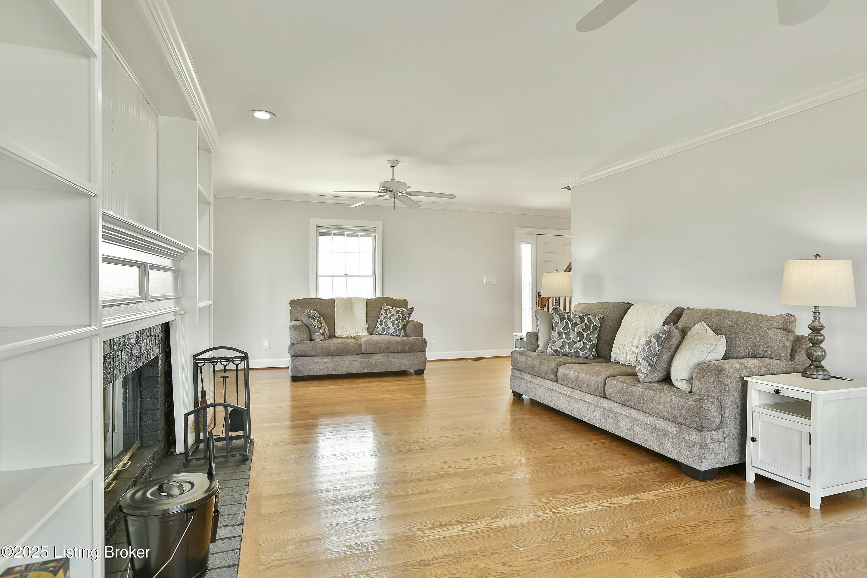 222 Locust Ln