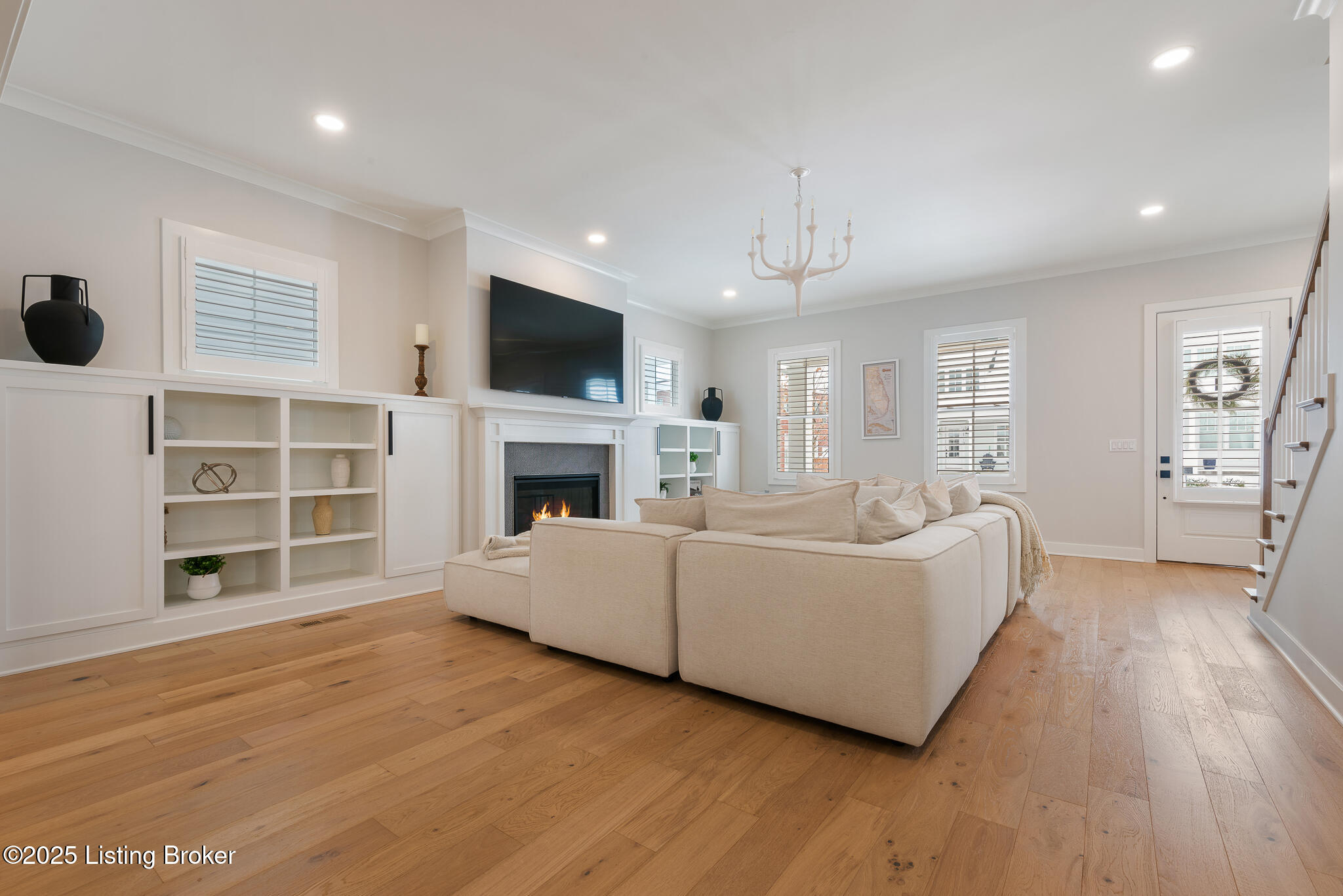 6112 St. Bernadette Ave