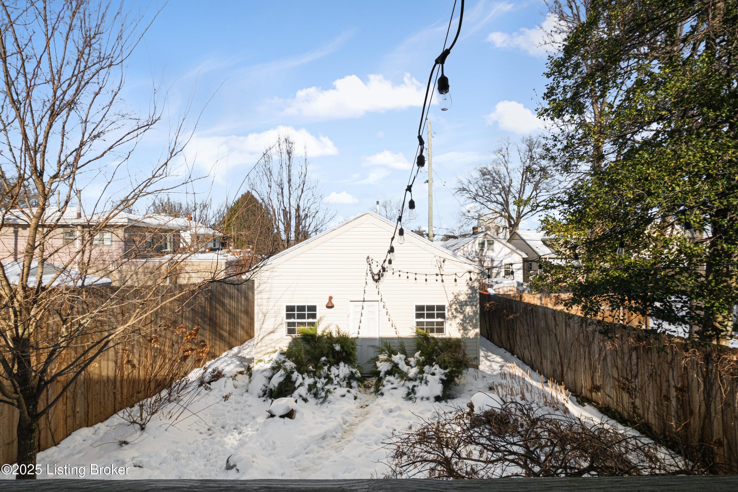 3005 Aubert Ave
