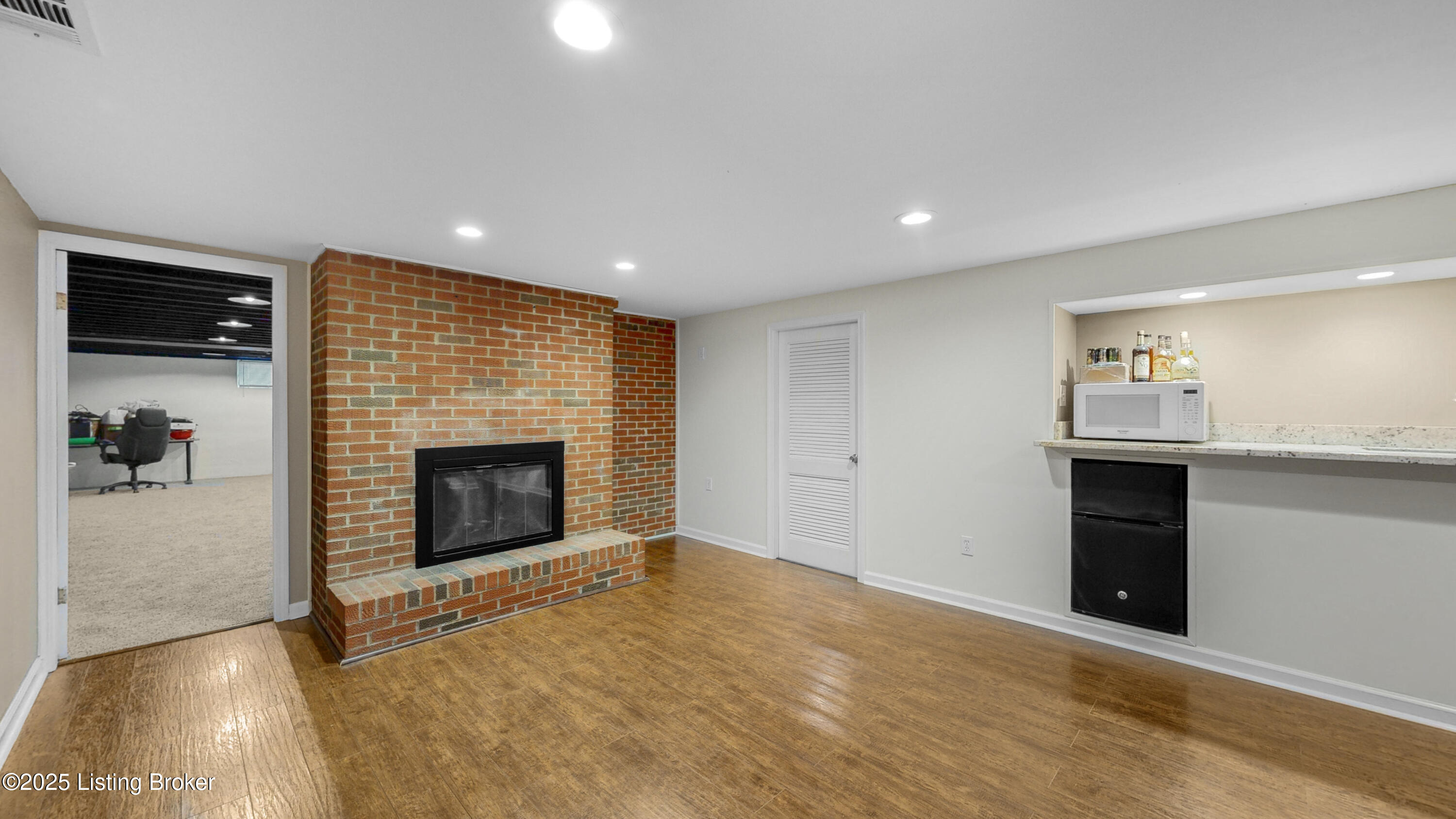 1817 Wesley Ave