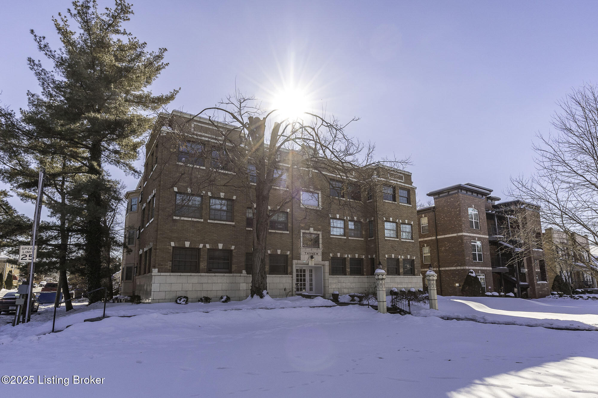 2082 Douglass Blvd 12