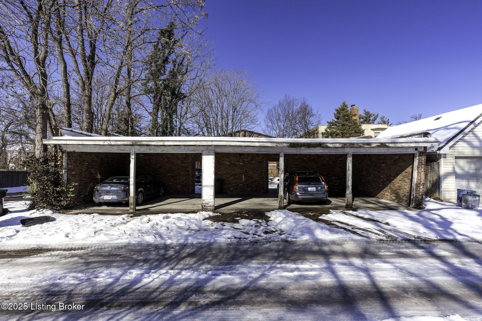 2082 Douglass Blvd 12