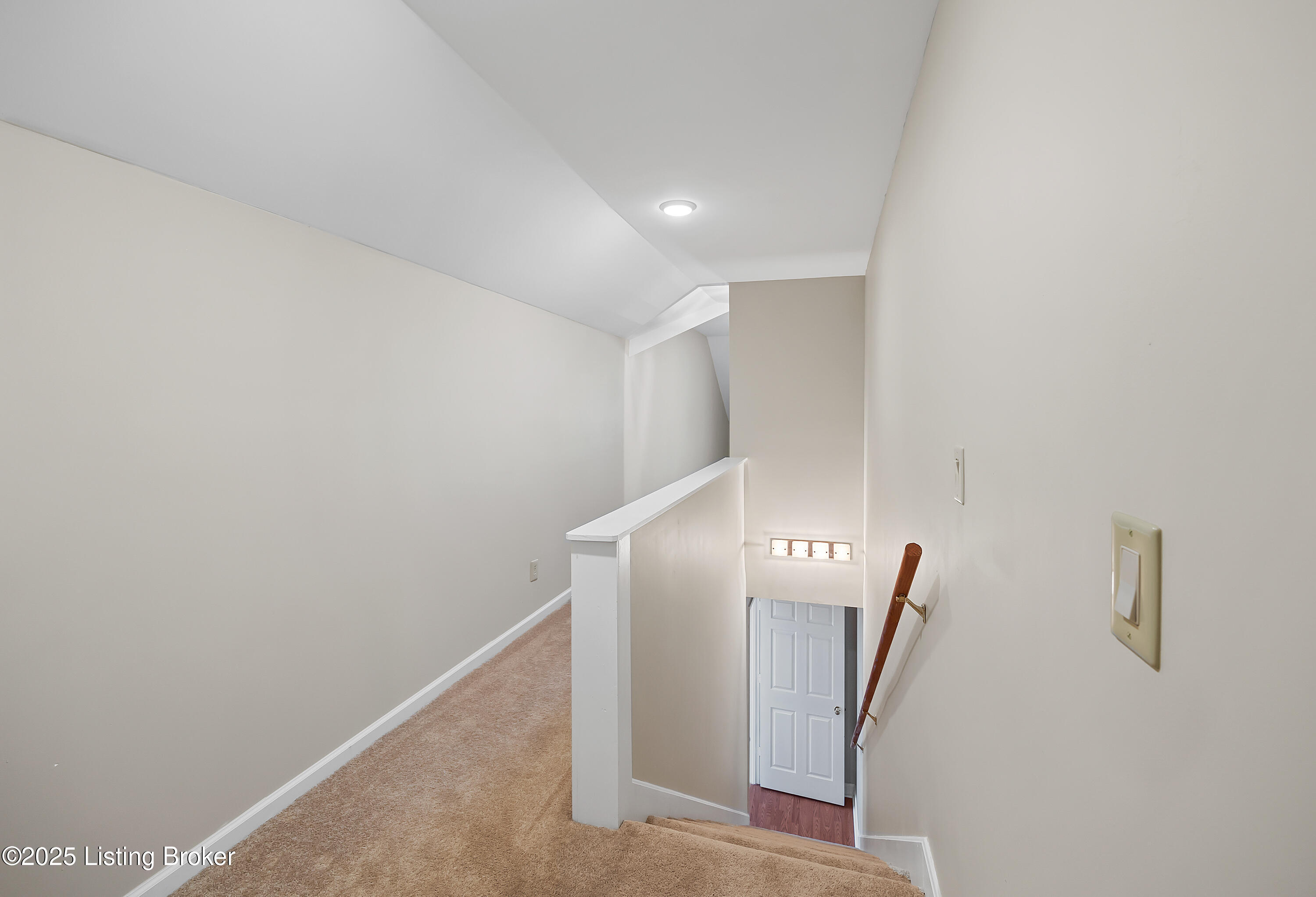 701 Eastbridge Ct
