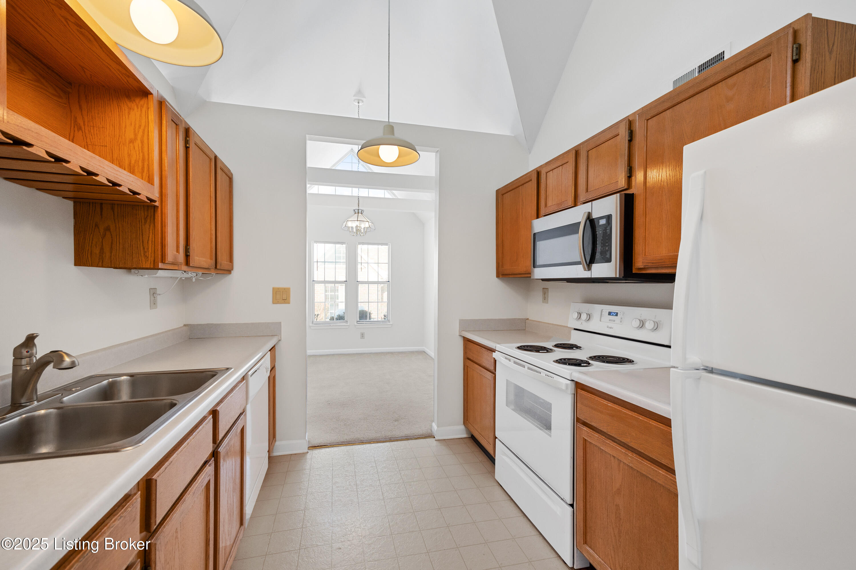 701 Eastbridge Ct