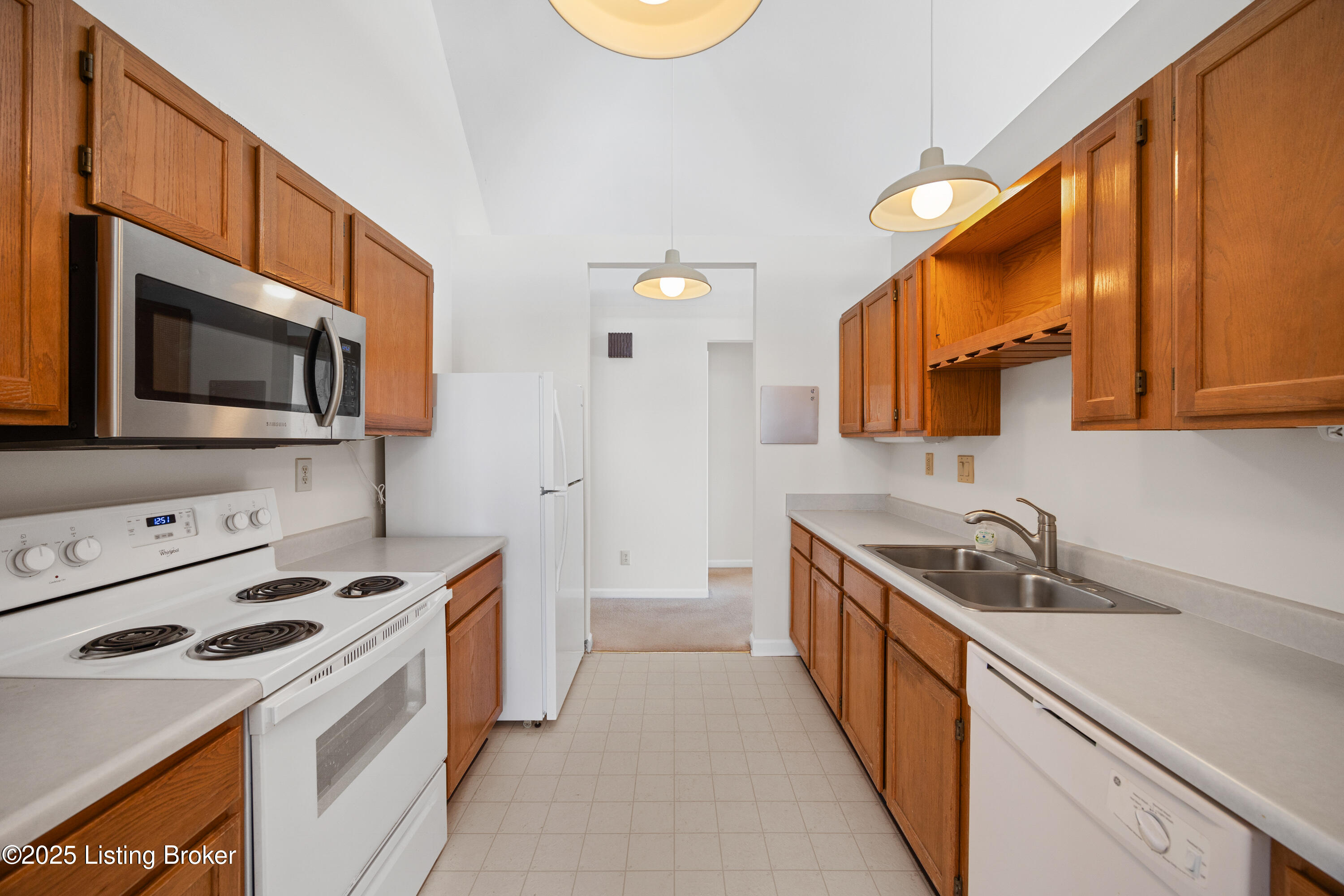 701 Eastbridge Ct