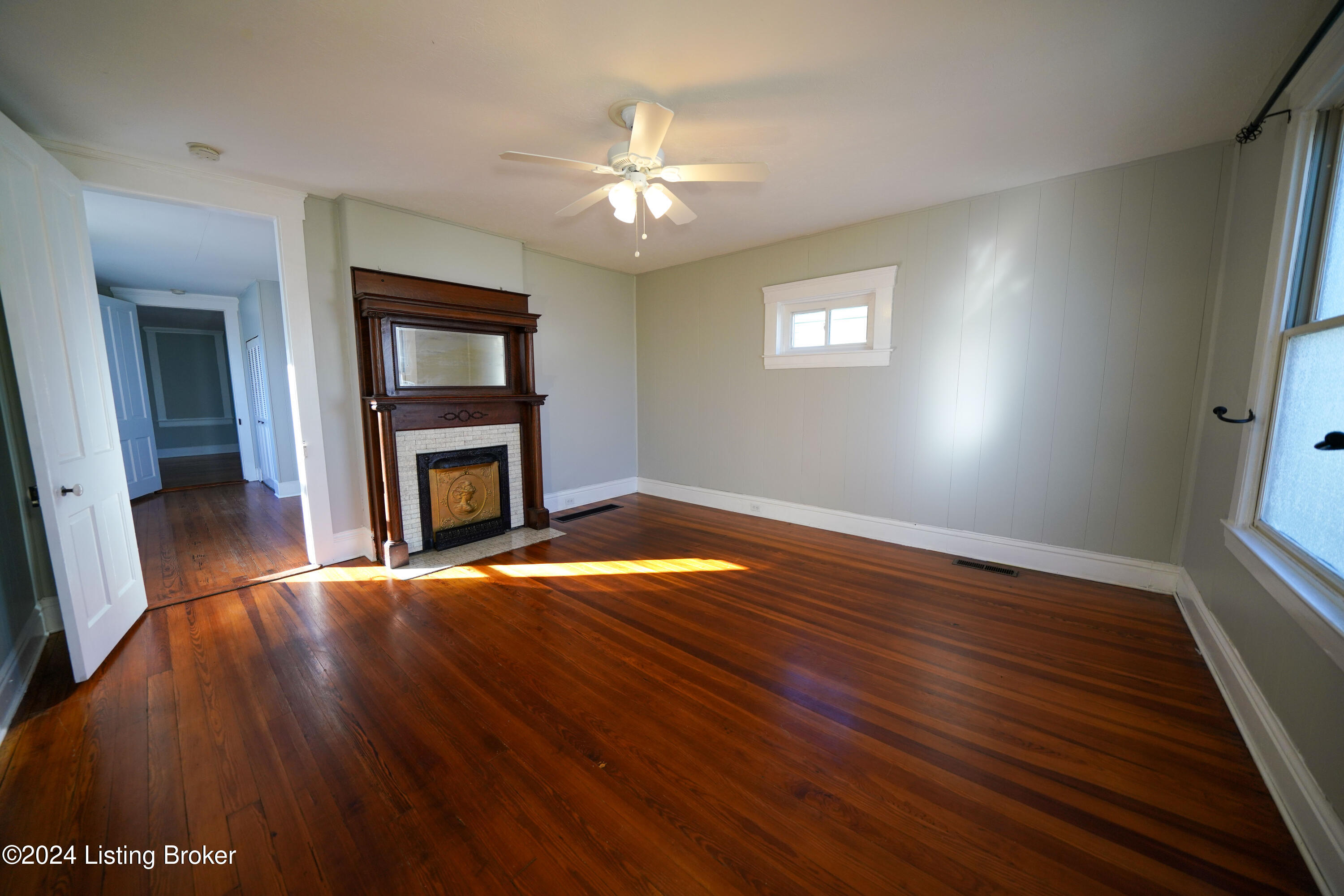 1124 Fischer Ave