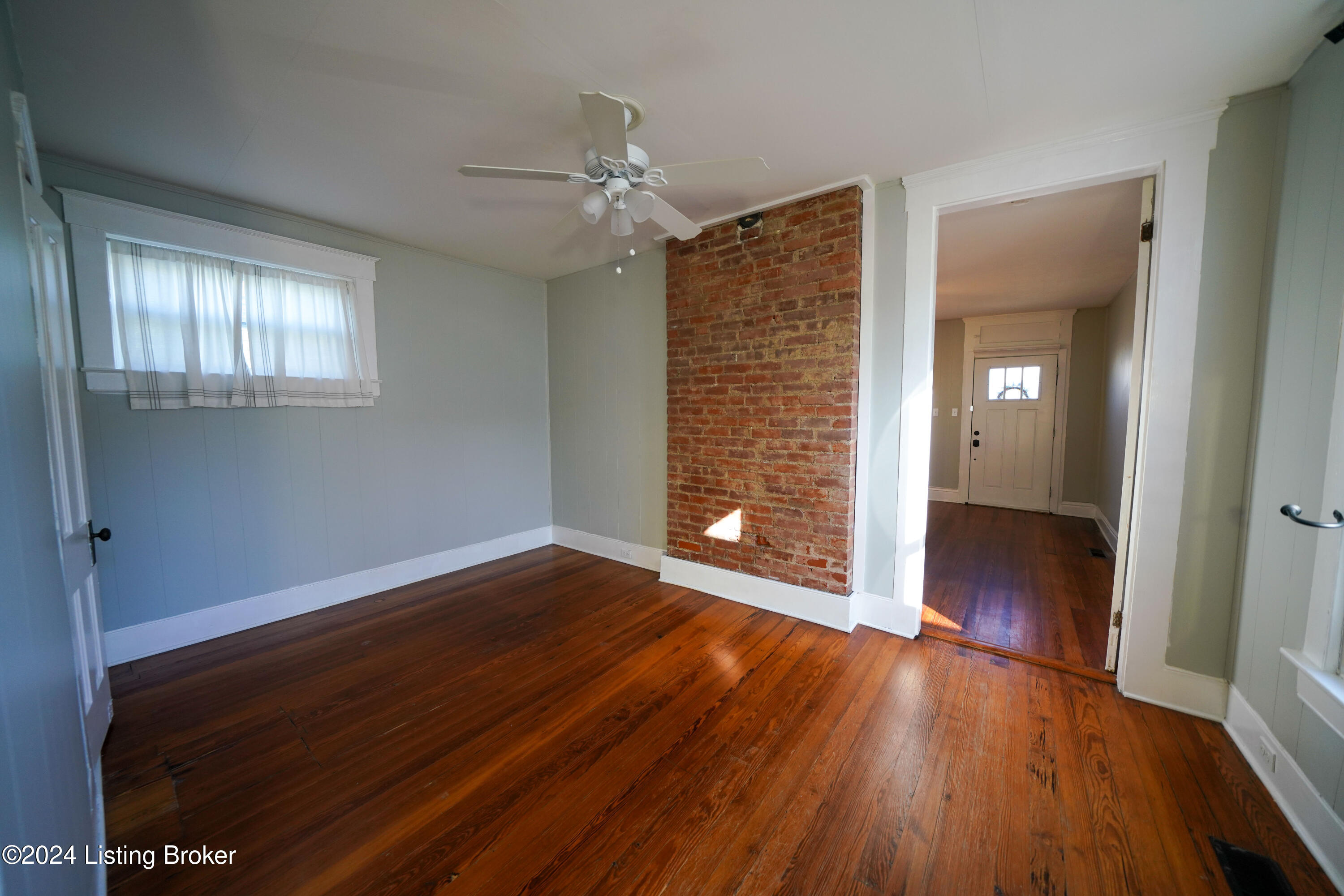 1124 Fischer Ave