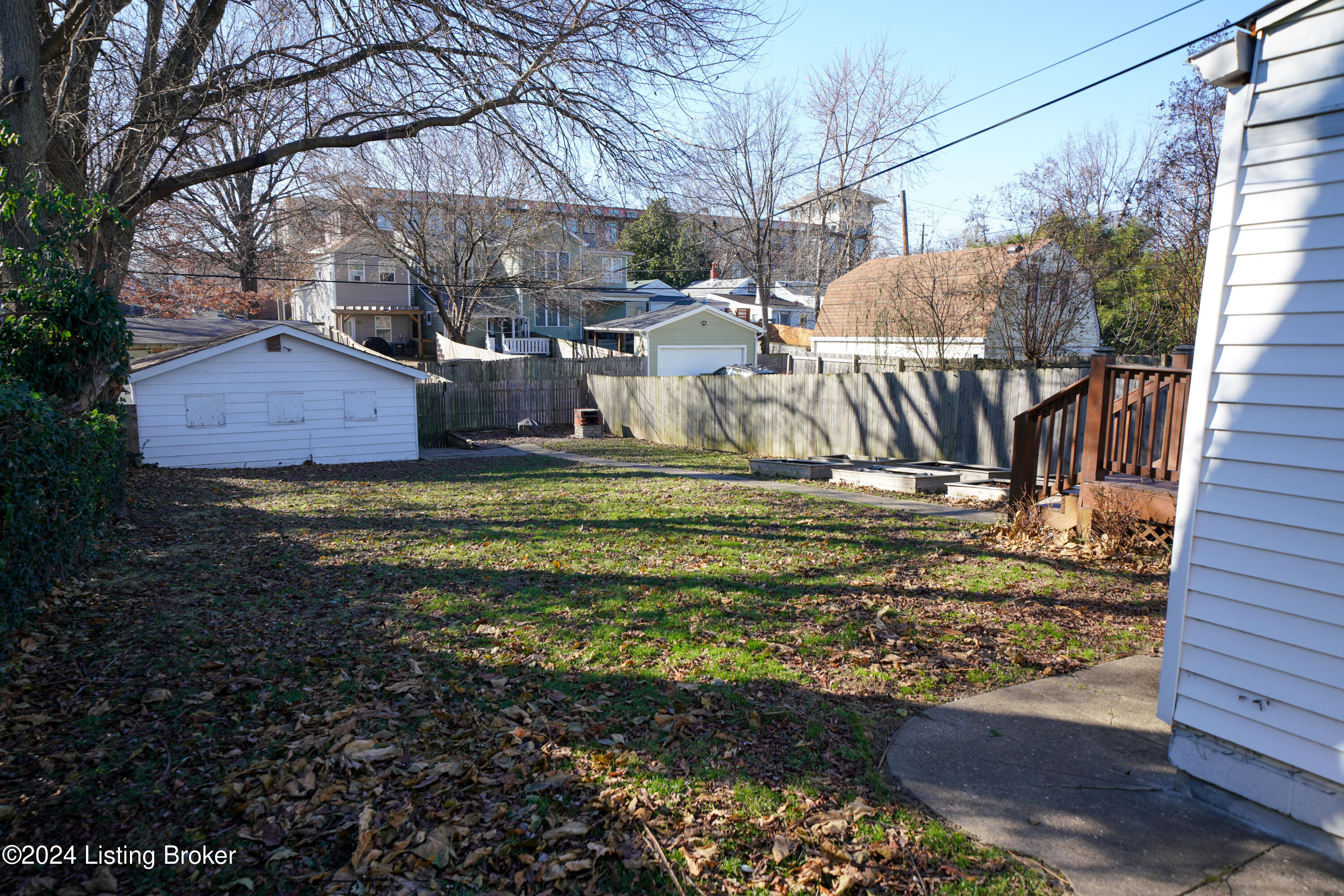 1124 Fischer Ave