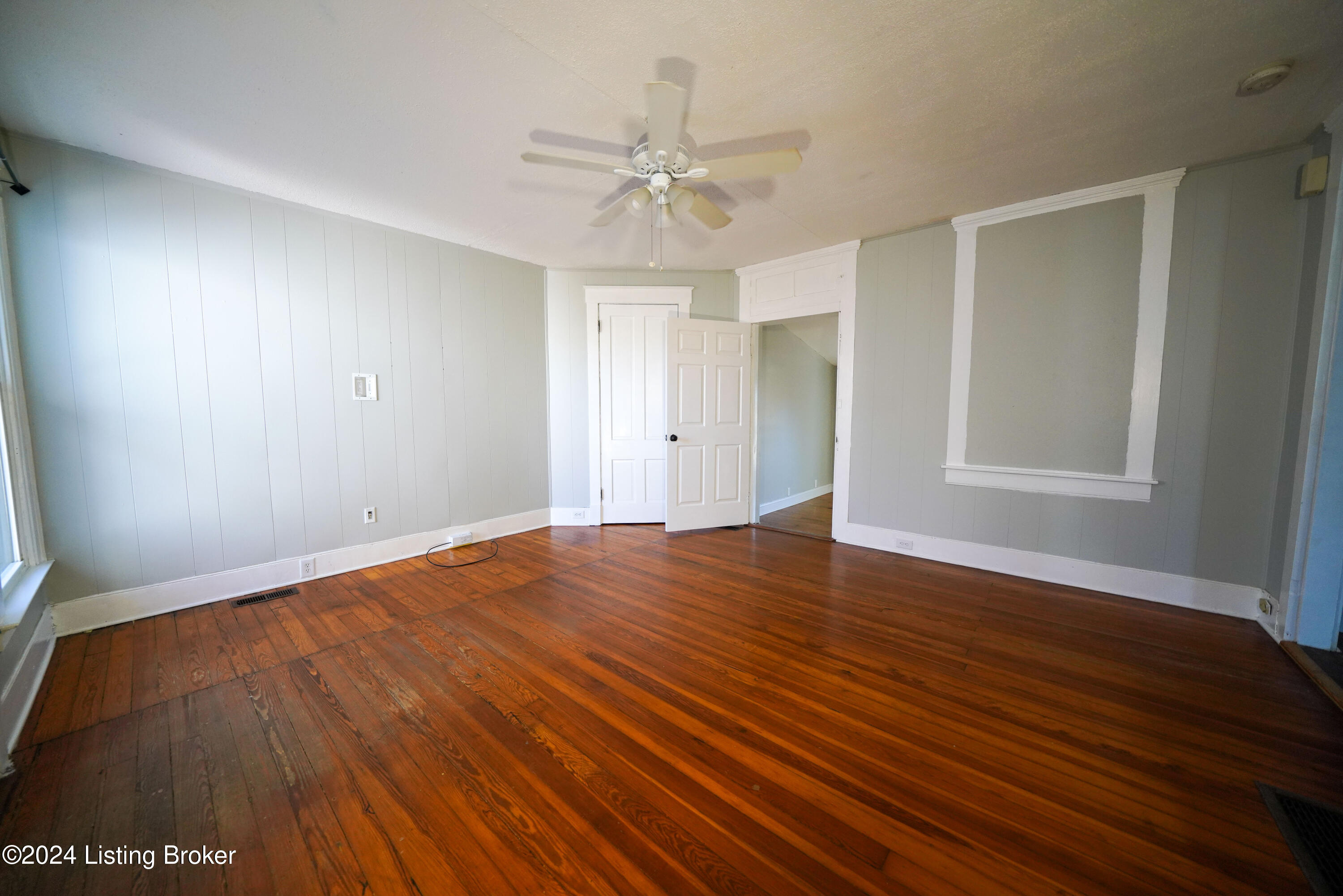 1124 Fischer Ave