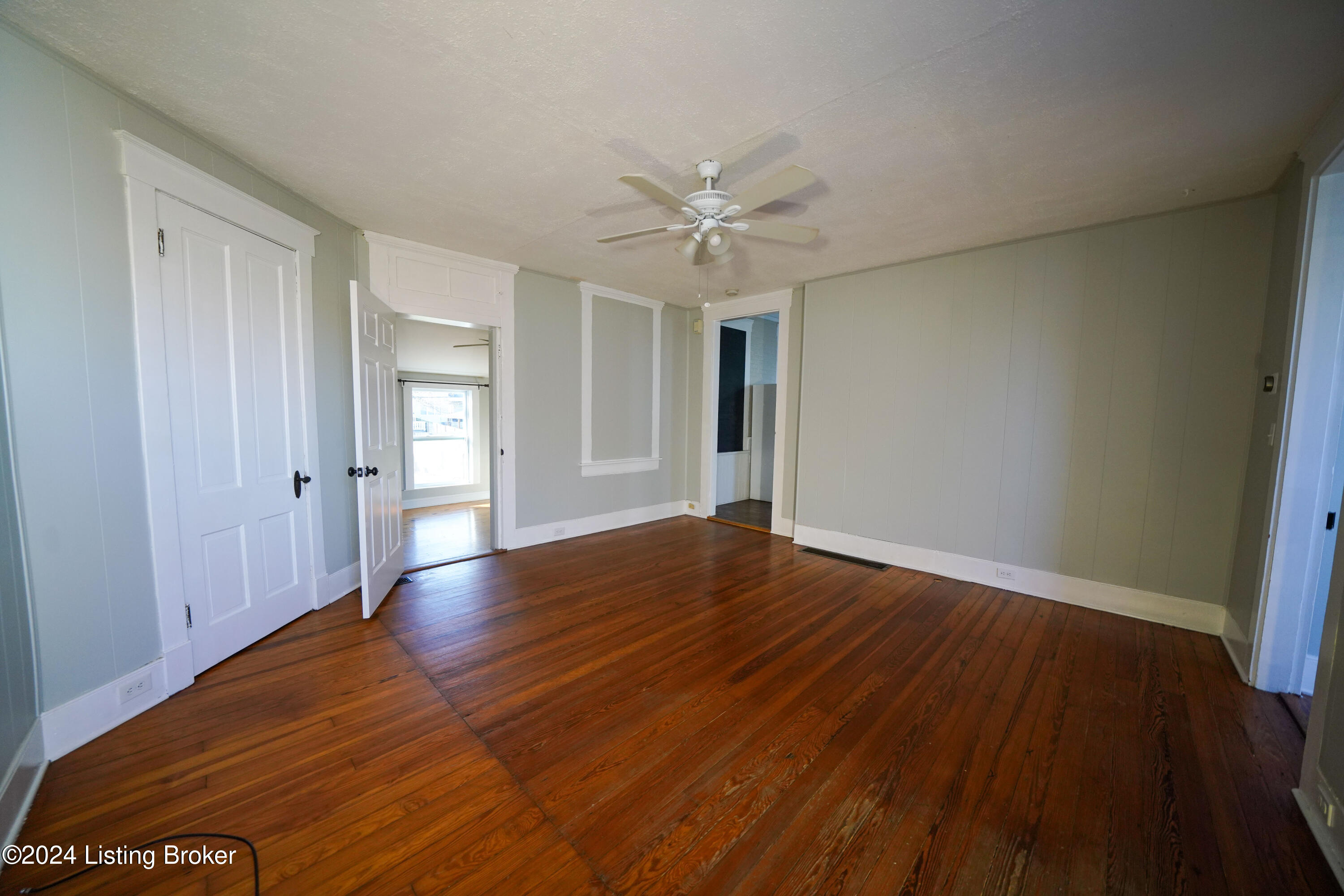1124 Fischer Ave