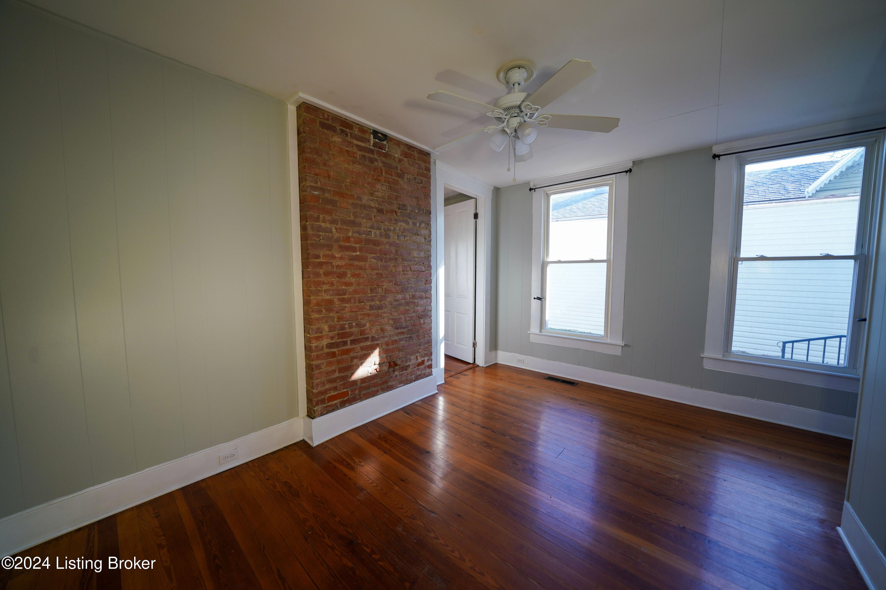1124 Fischer Ave