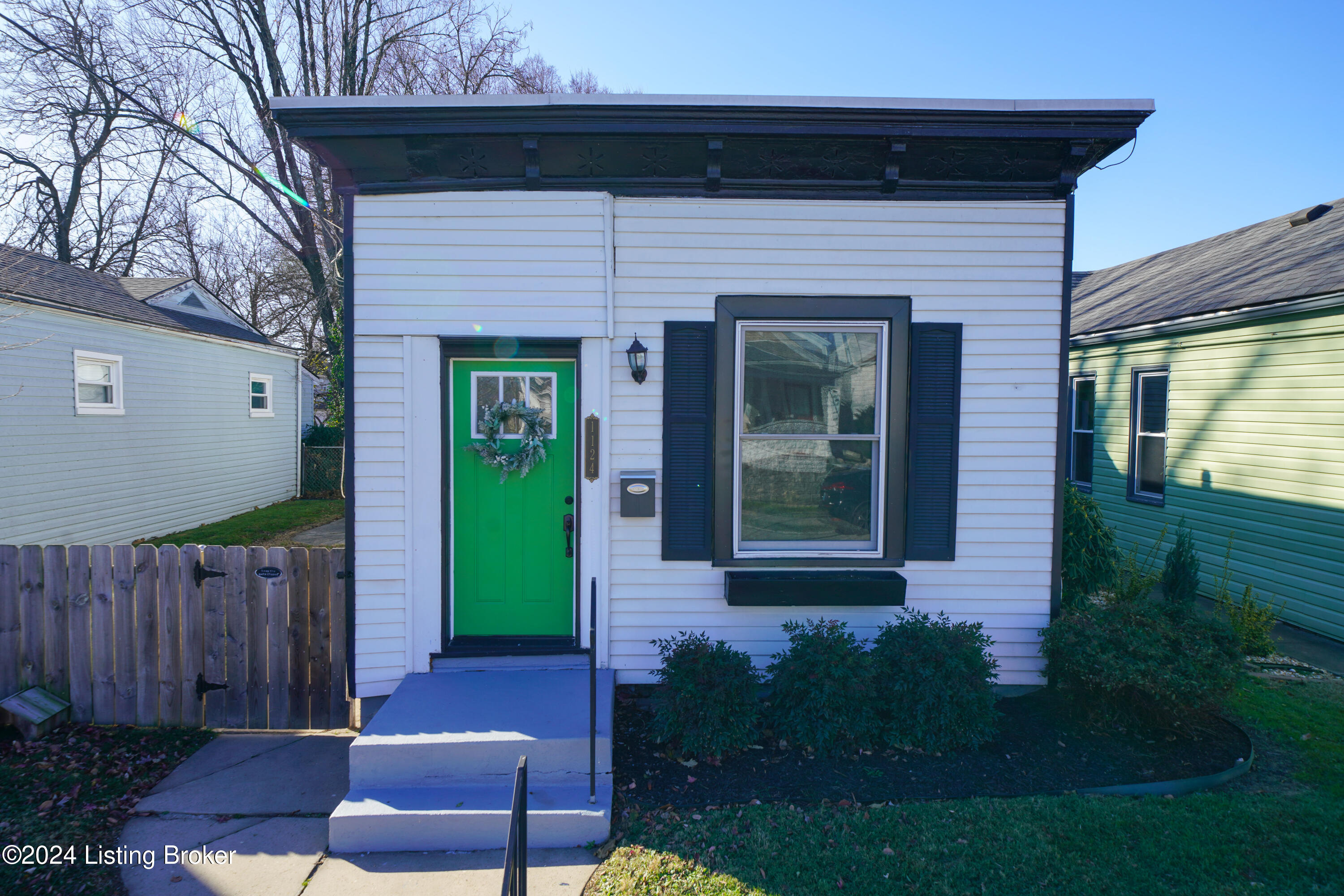 1124 Fischer Ave