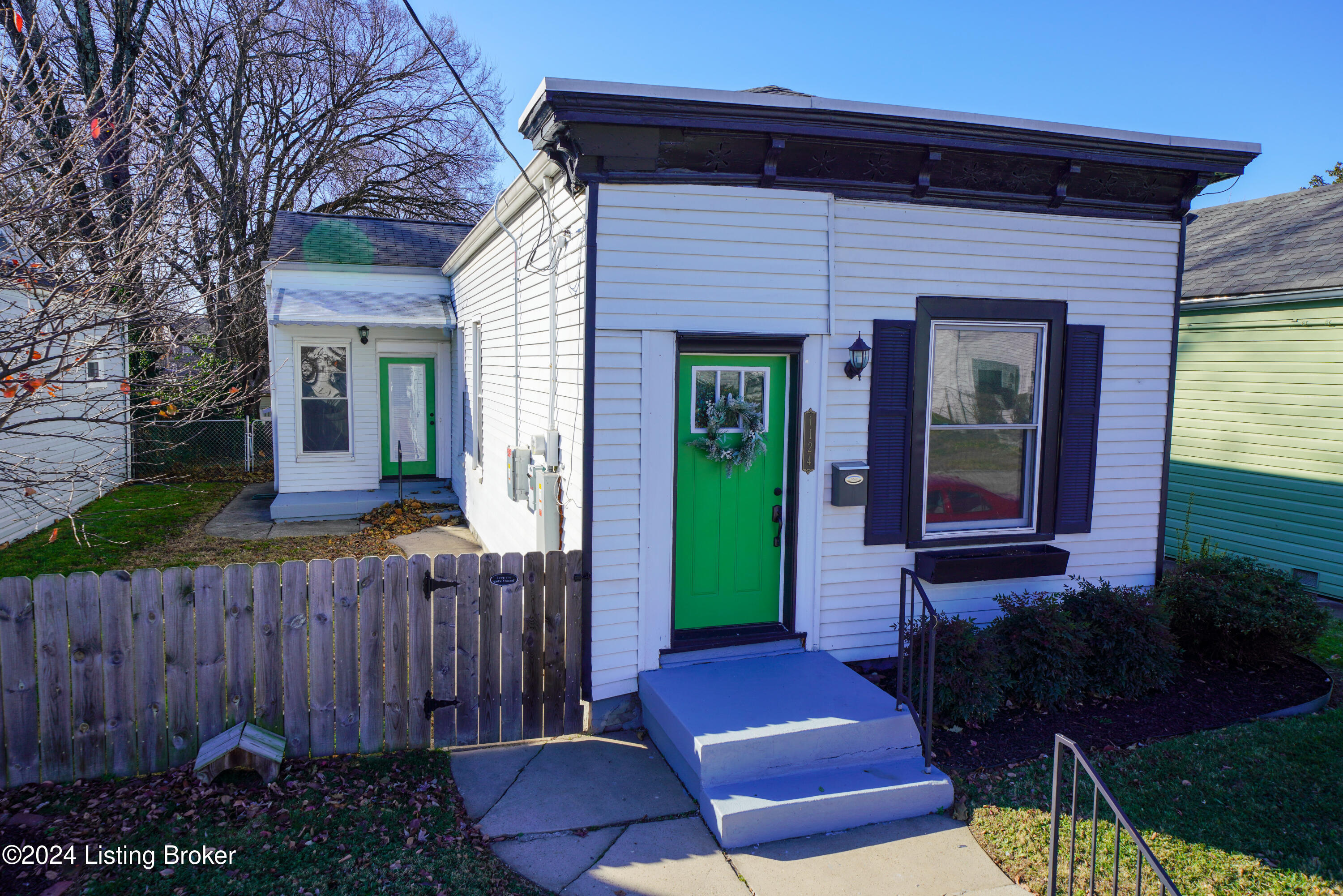 1124 Fischer Ave