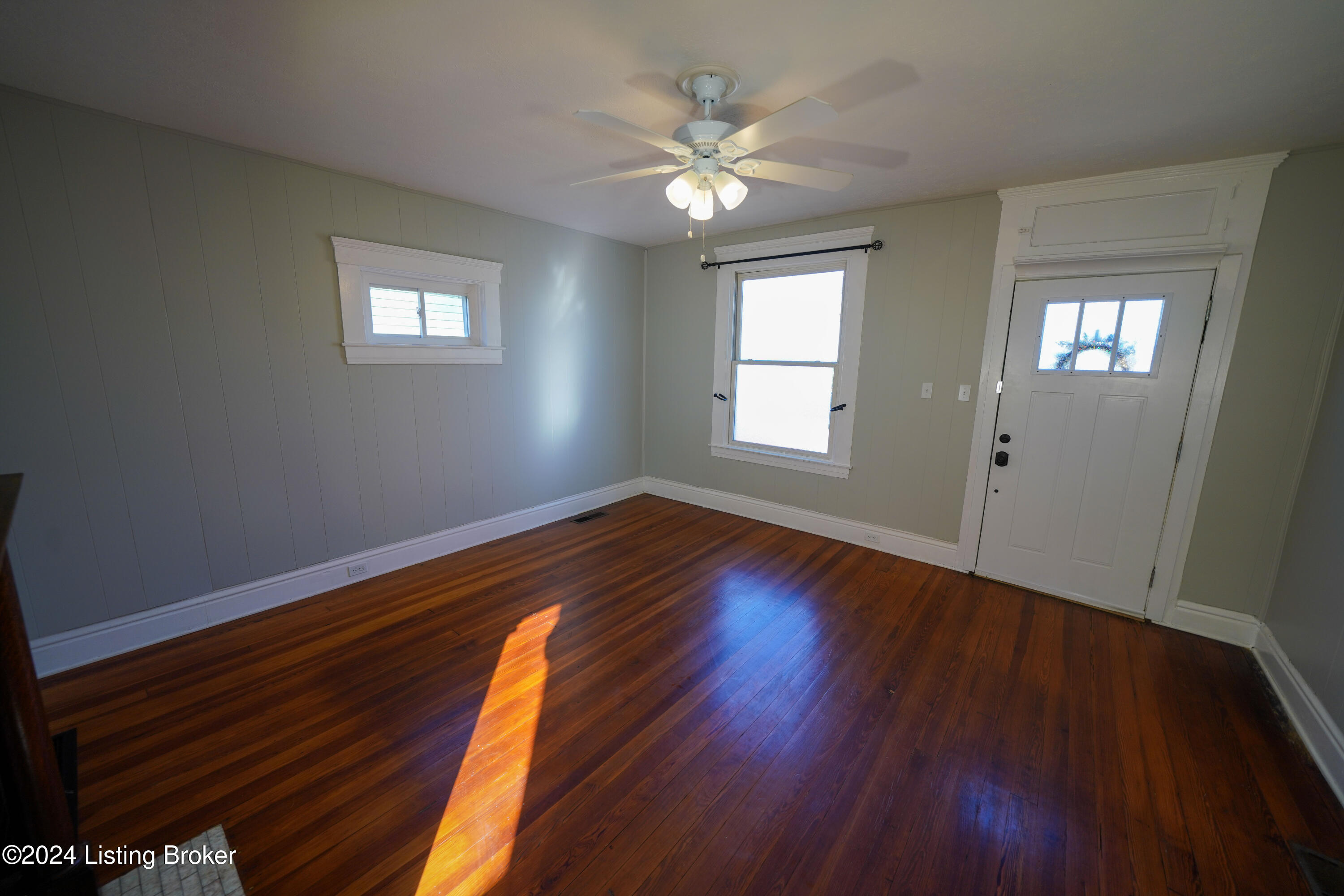 1124 Fischer Ave
