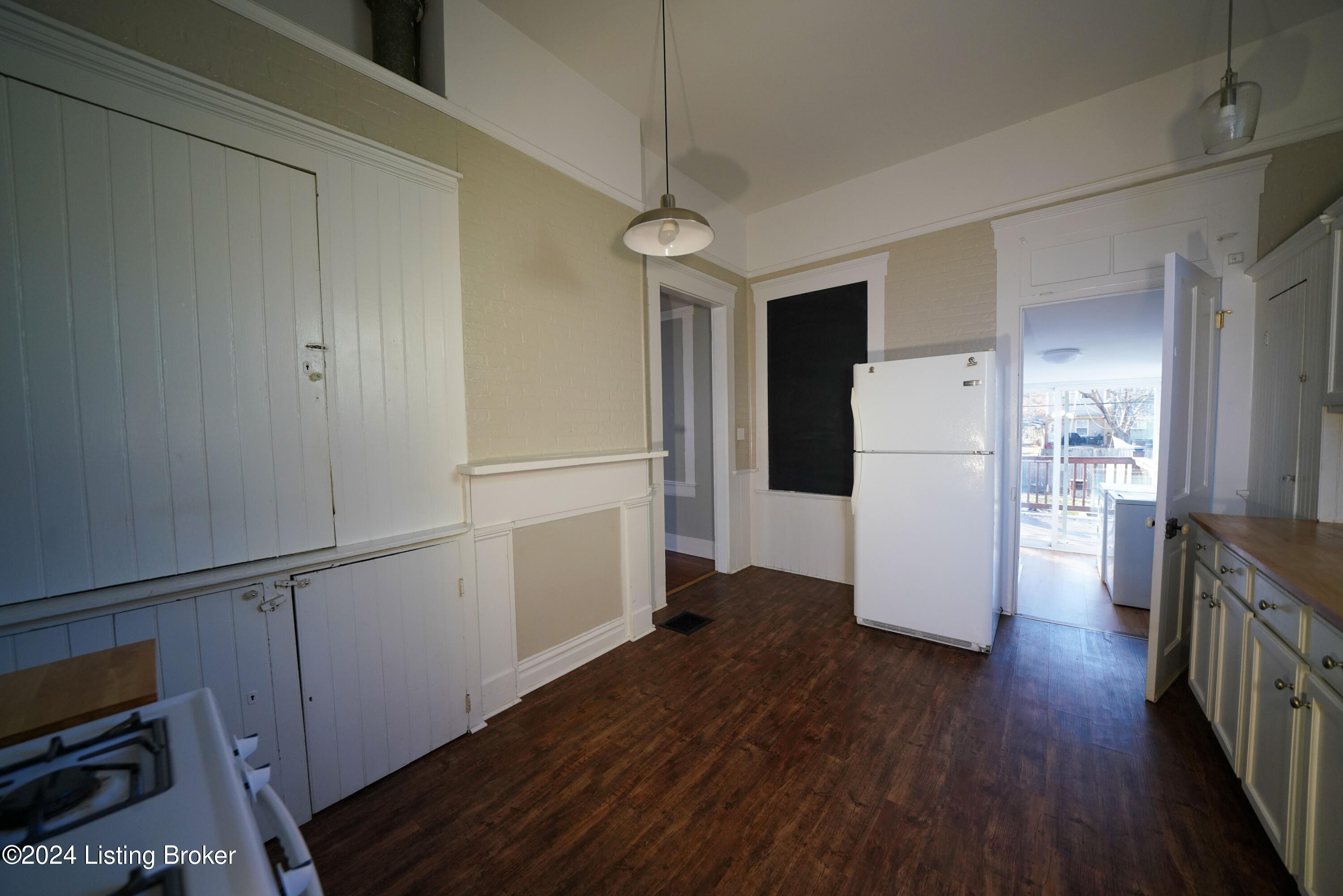 1124 Fischer Ave
