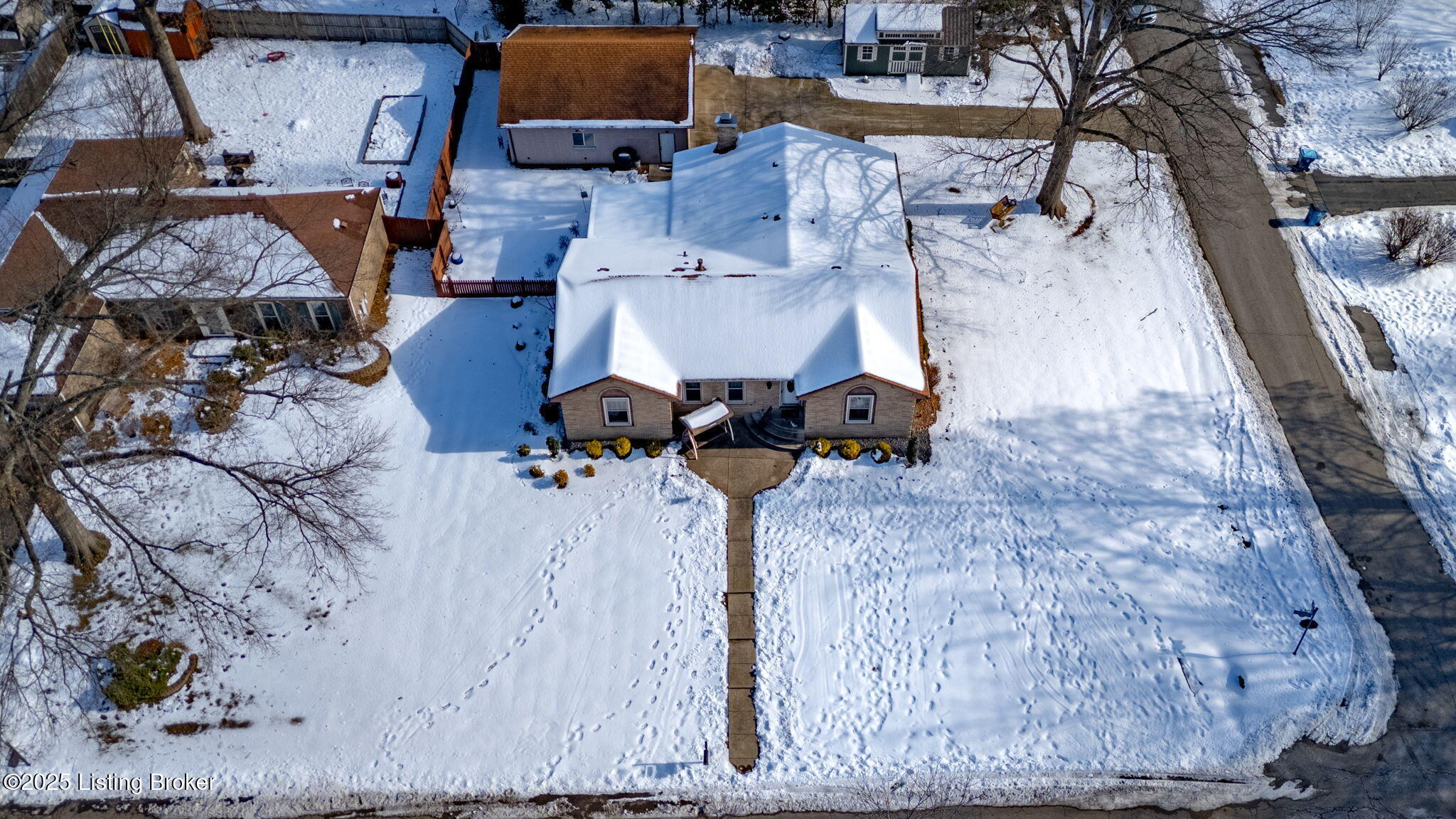 8308 Huntsman Trail